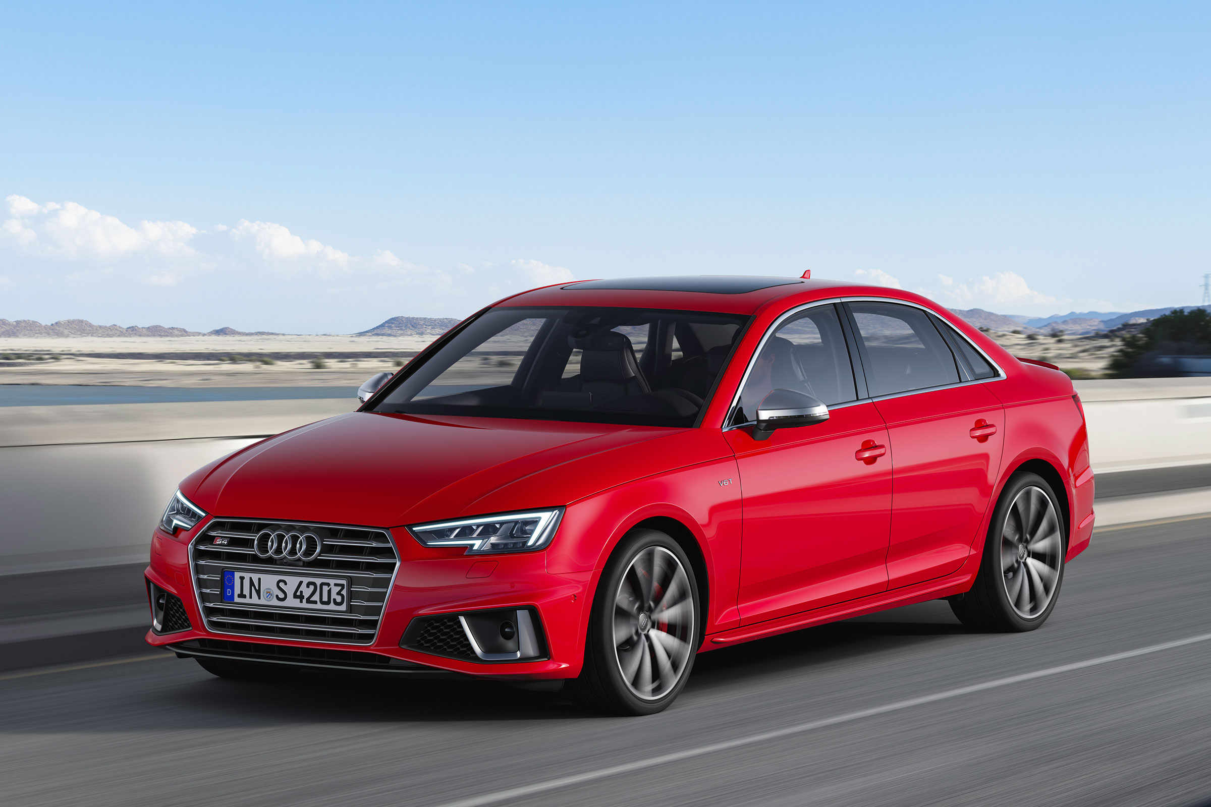 Audi S4 Saloon TDI - Front quarter driving