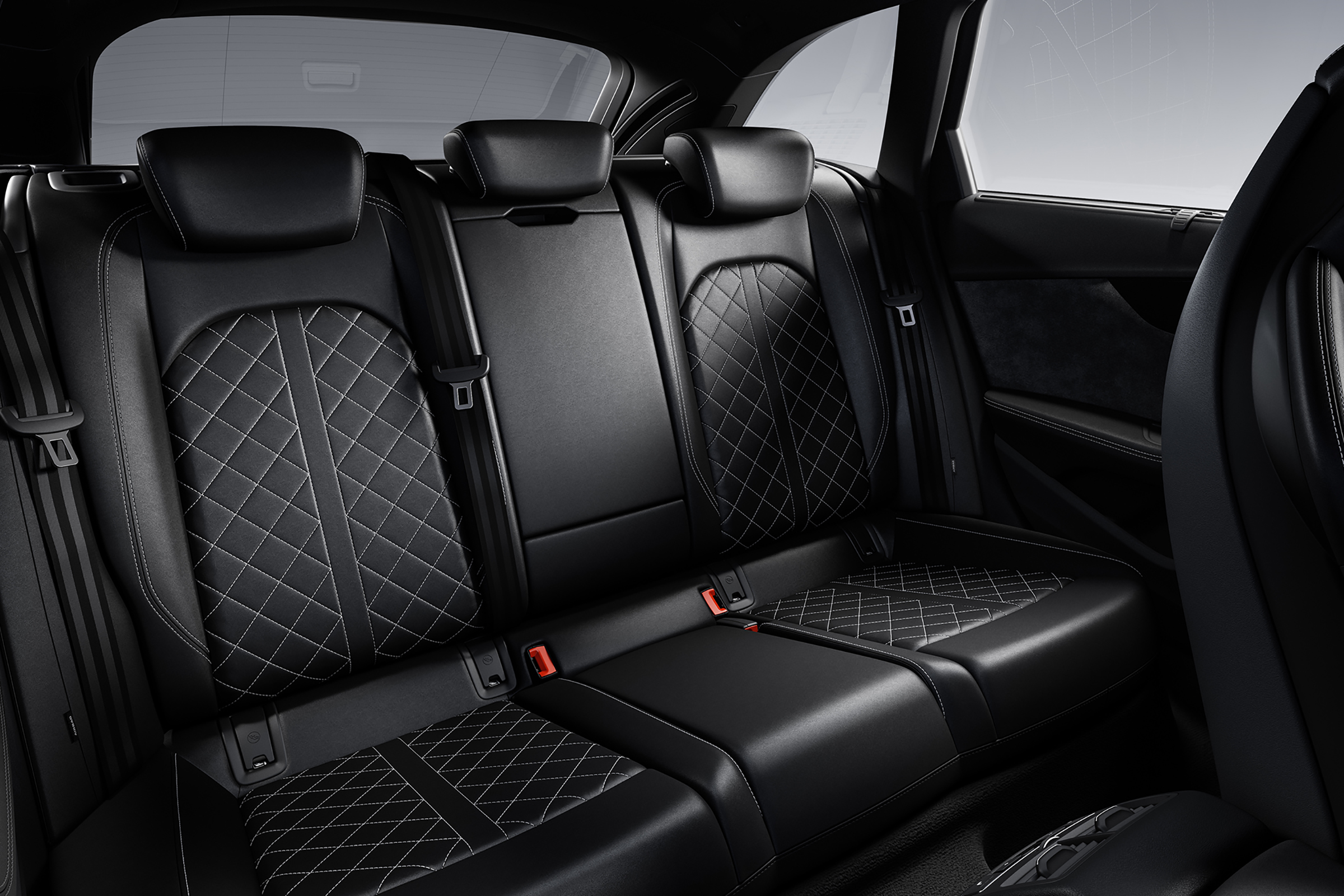 Audi S4 Avant TDI - rear seats