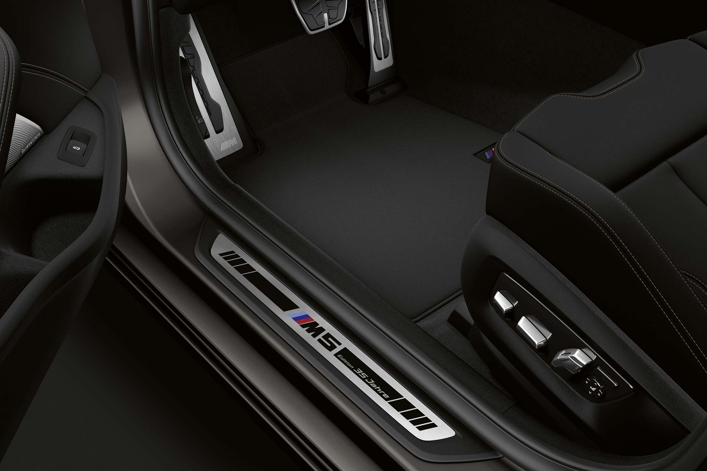 BMW M5 Edition 35 Years kickplates