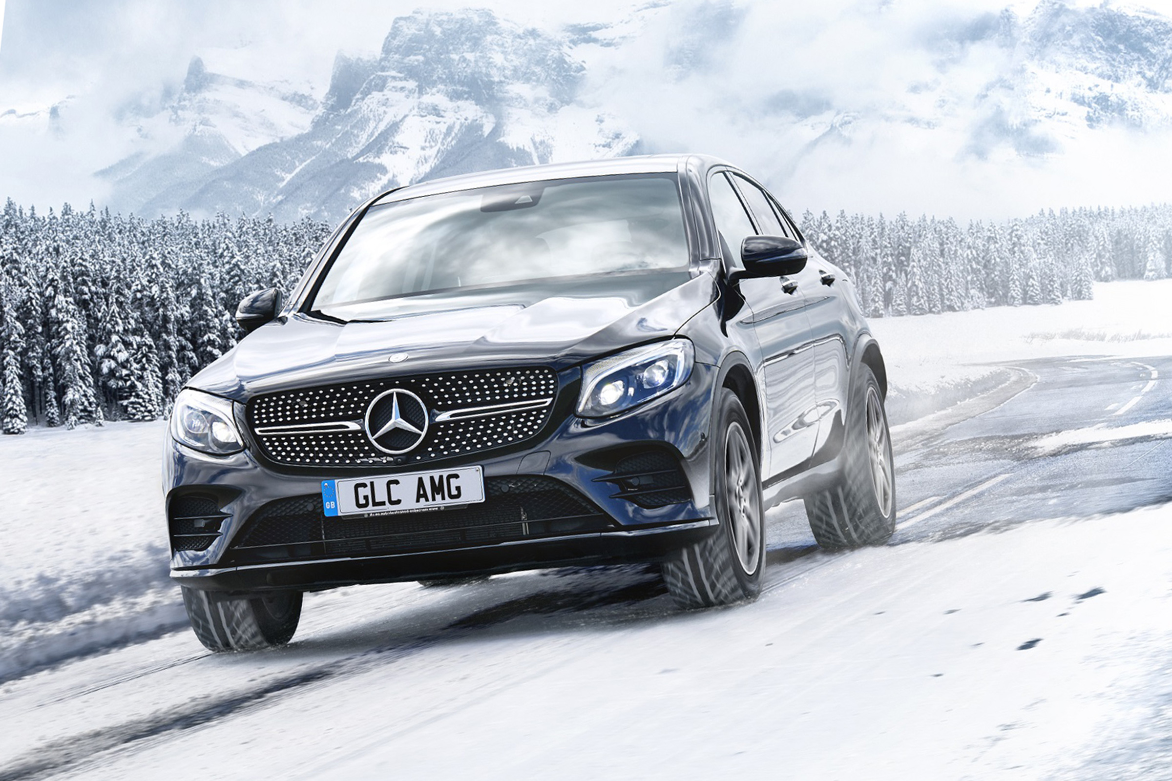 Mercedes GLC in snow