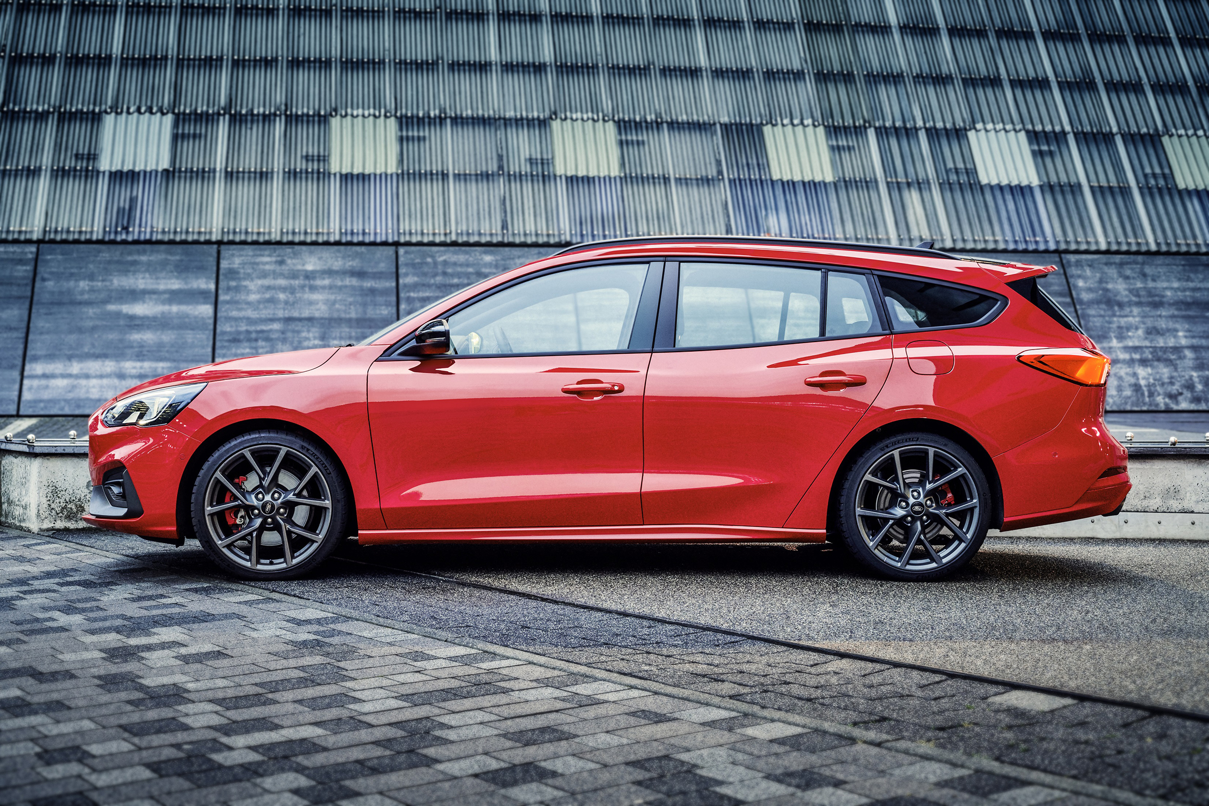 2019 Ford Focus ST estate - side view