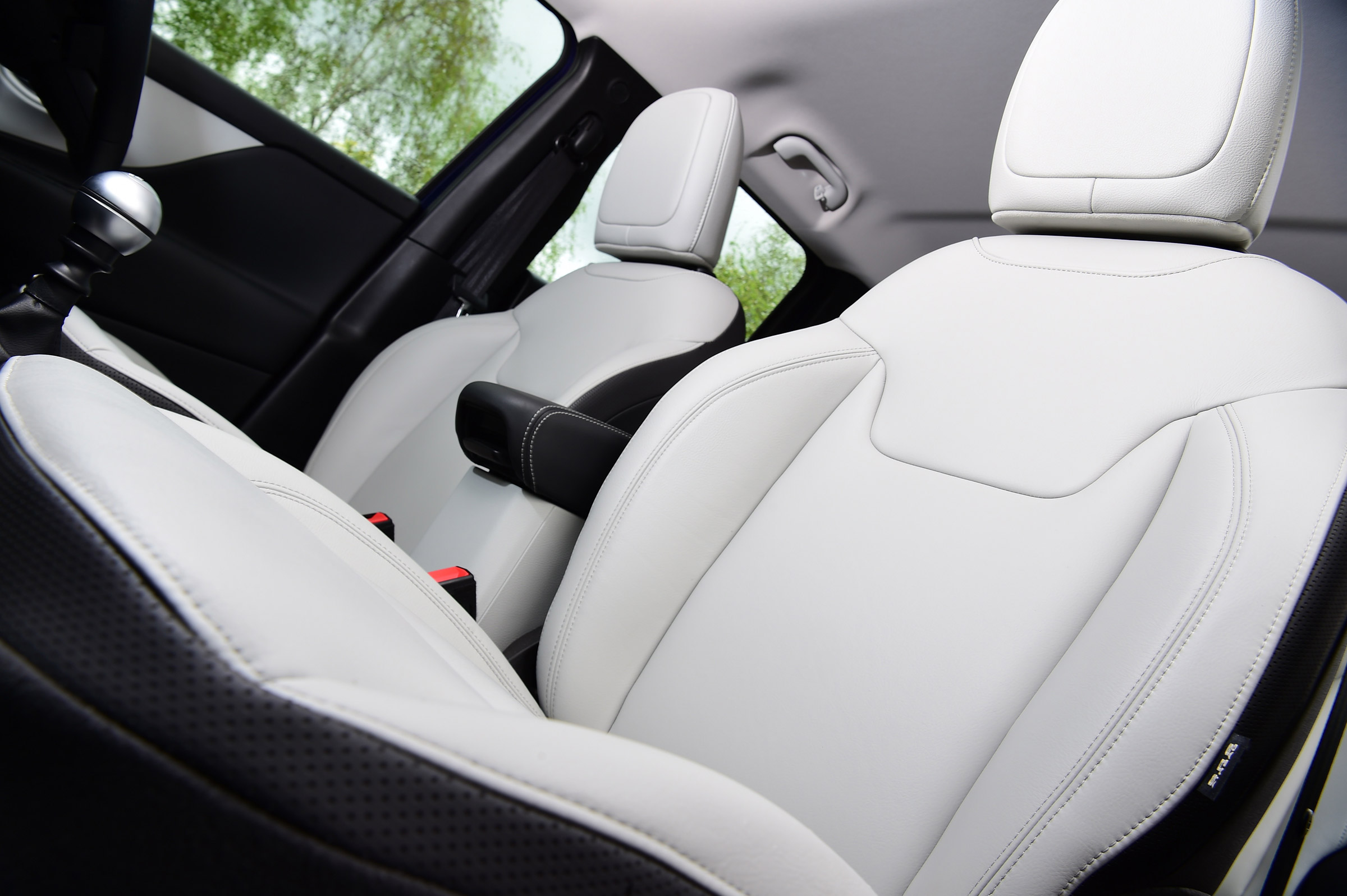 Jeep Renegade leather seats
