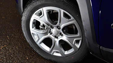Jeep Renegade alloy wheel