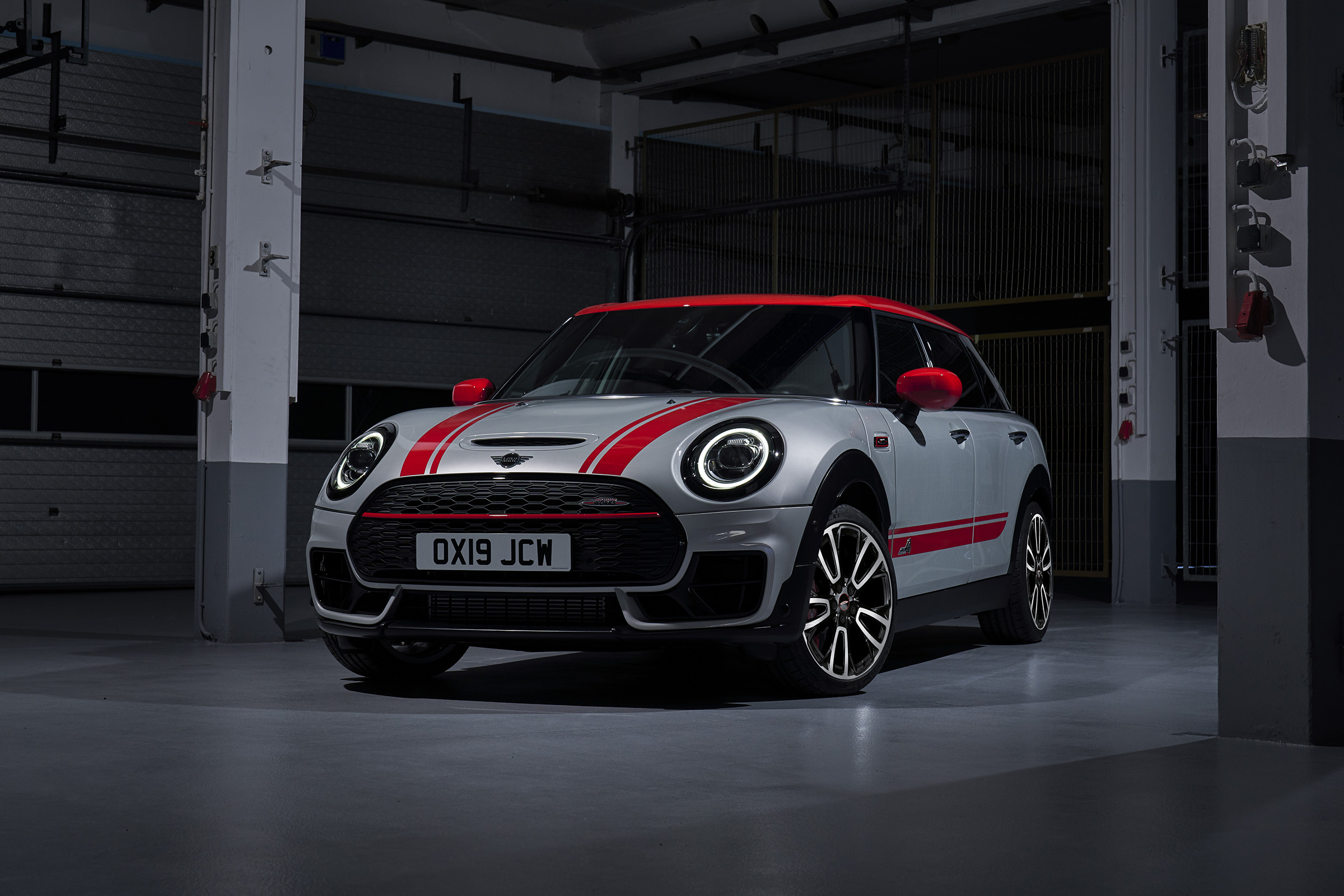 MINI John Cooper Works Clubman - front on static