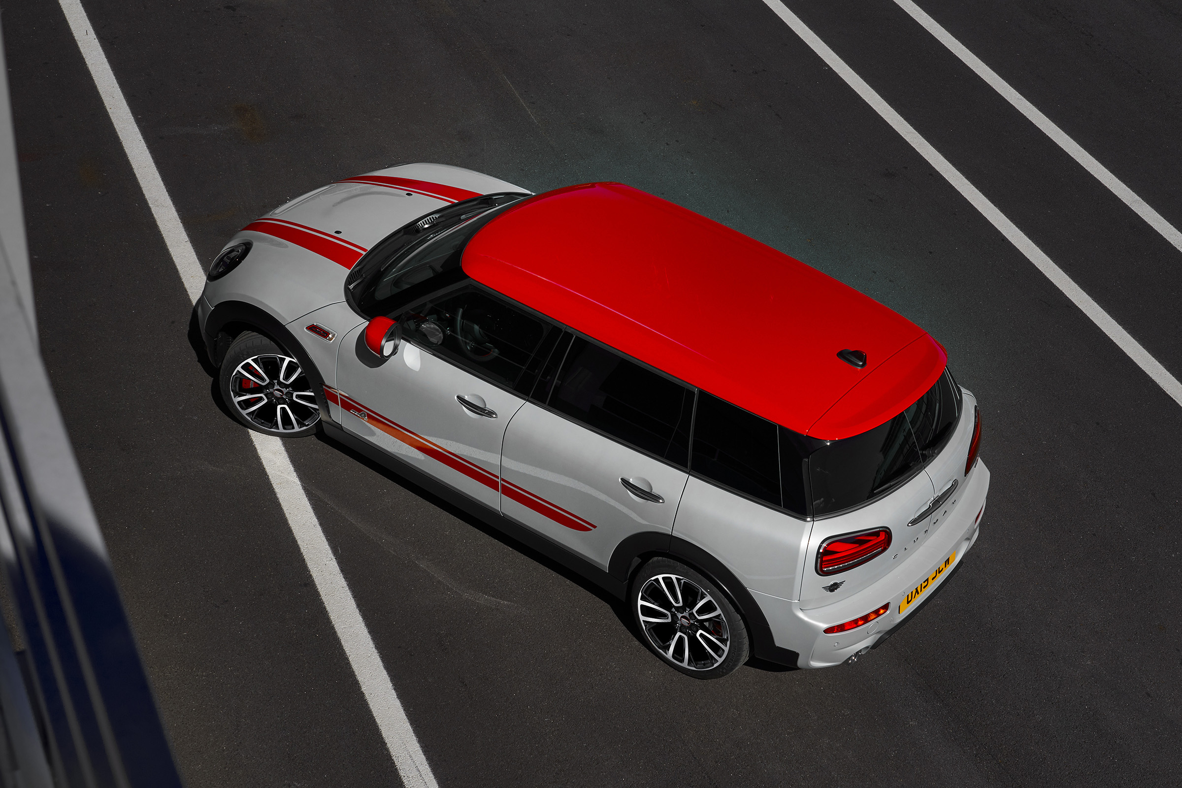 MINI John Cooper Works Clubman - rear angle roof