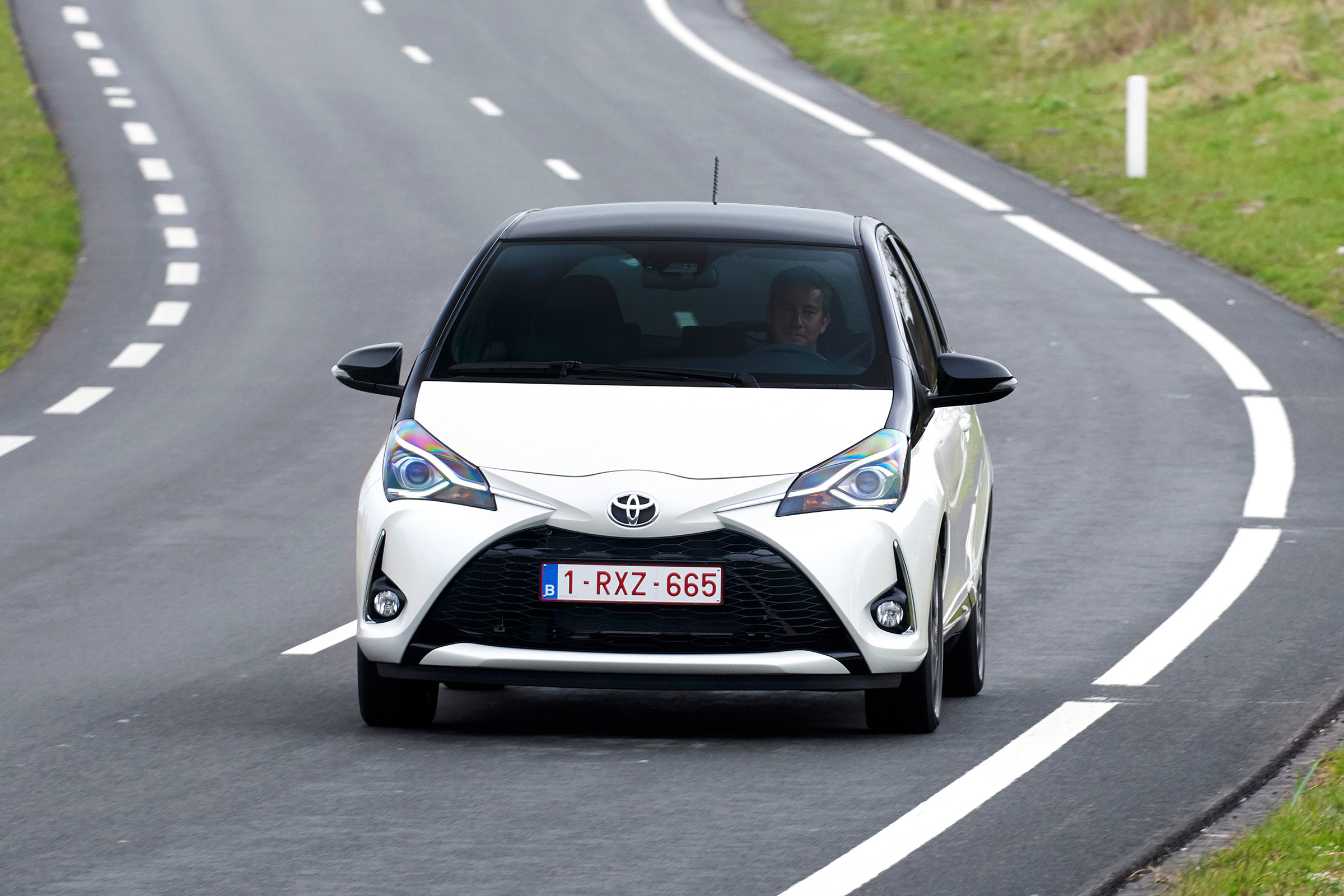 Toyota Yaris front view