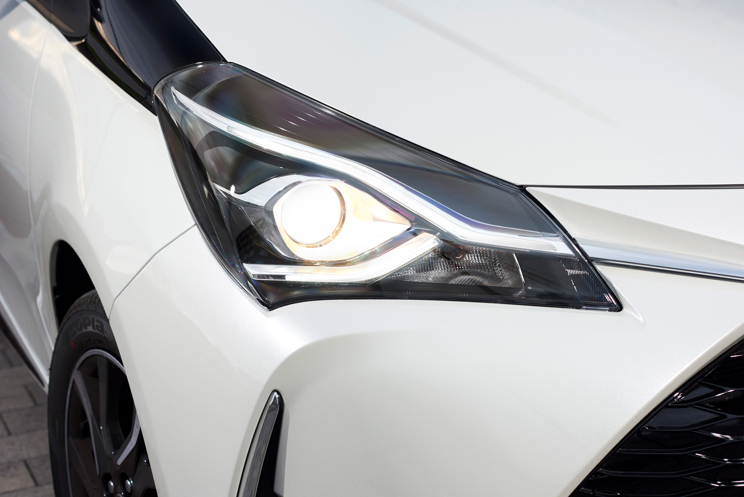 Toyota Yaris headlight