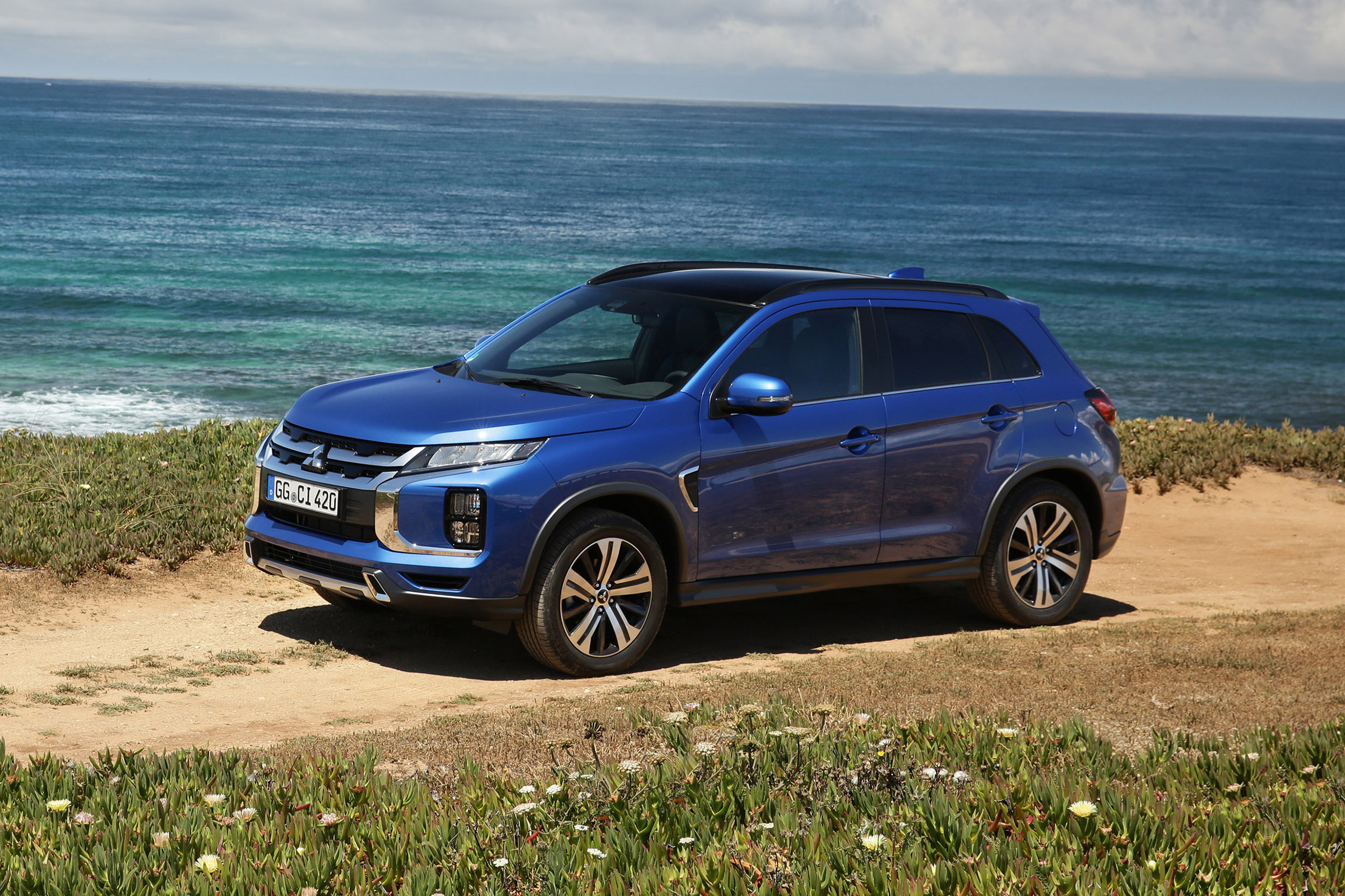Mitsubishi ASX SUV front 3/4 static