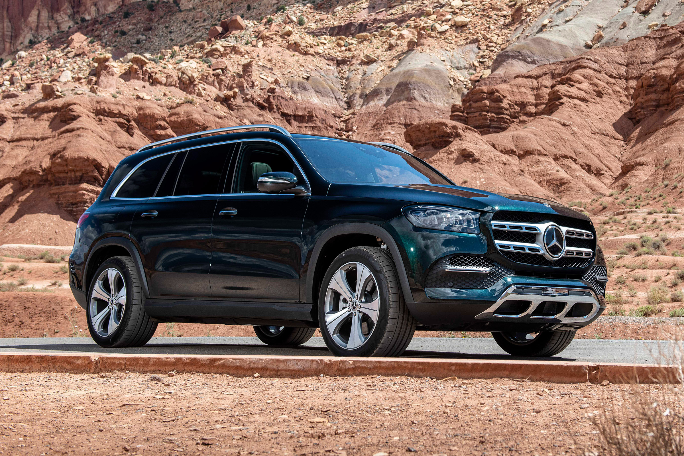 Mercedes GLS SUV front 3/4 static