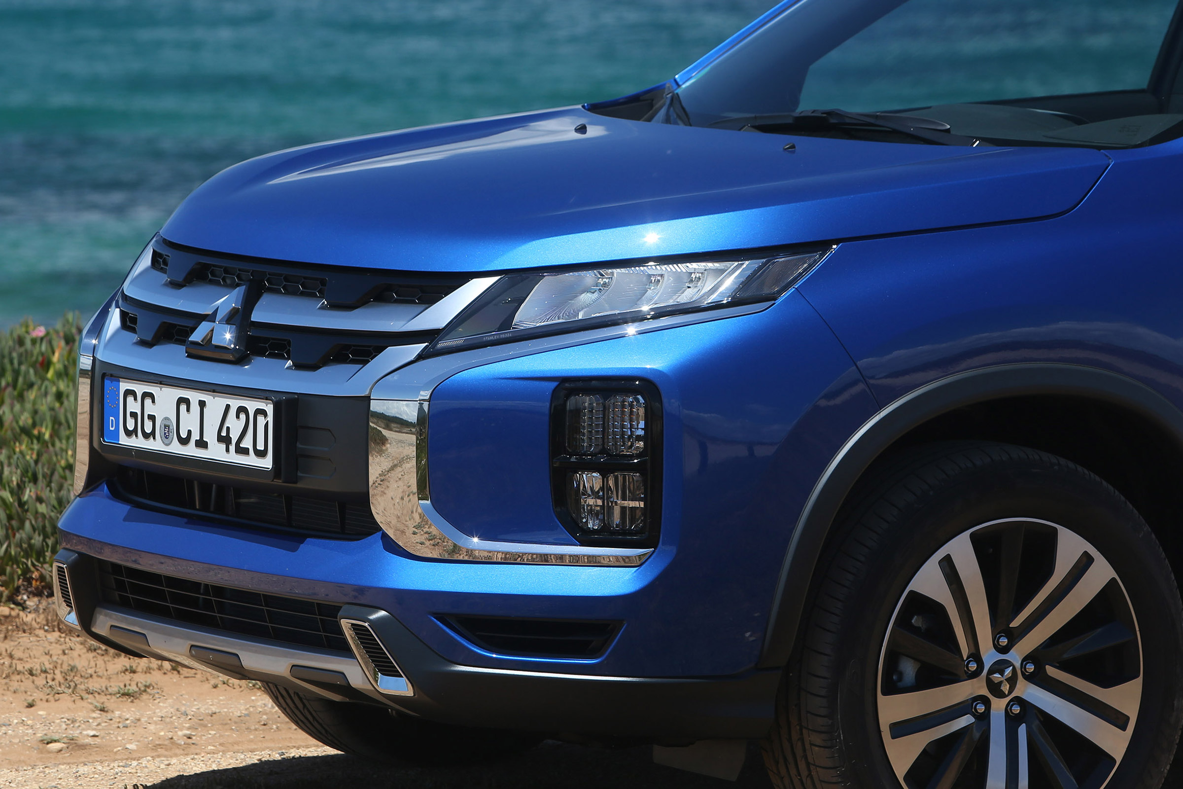 Mitsubishi ASX SUV grille