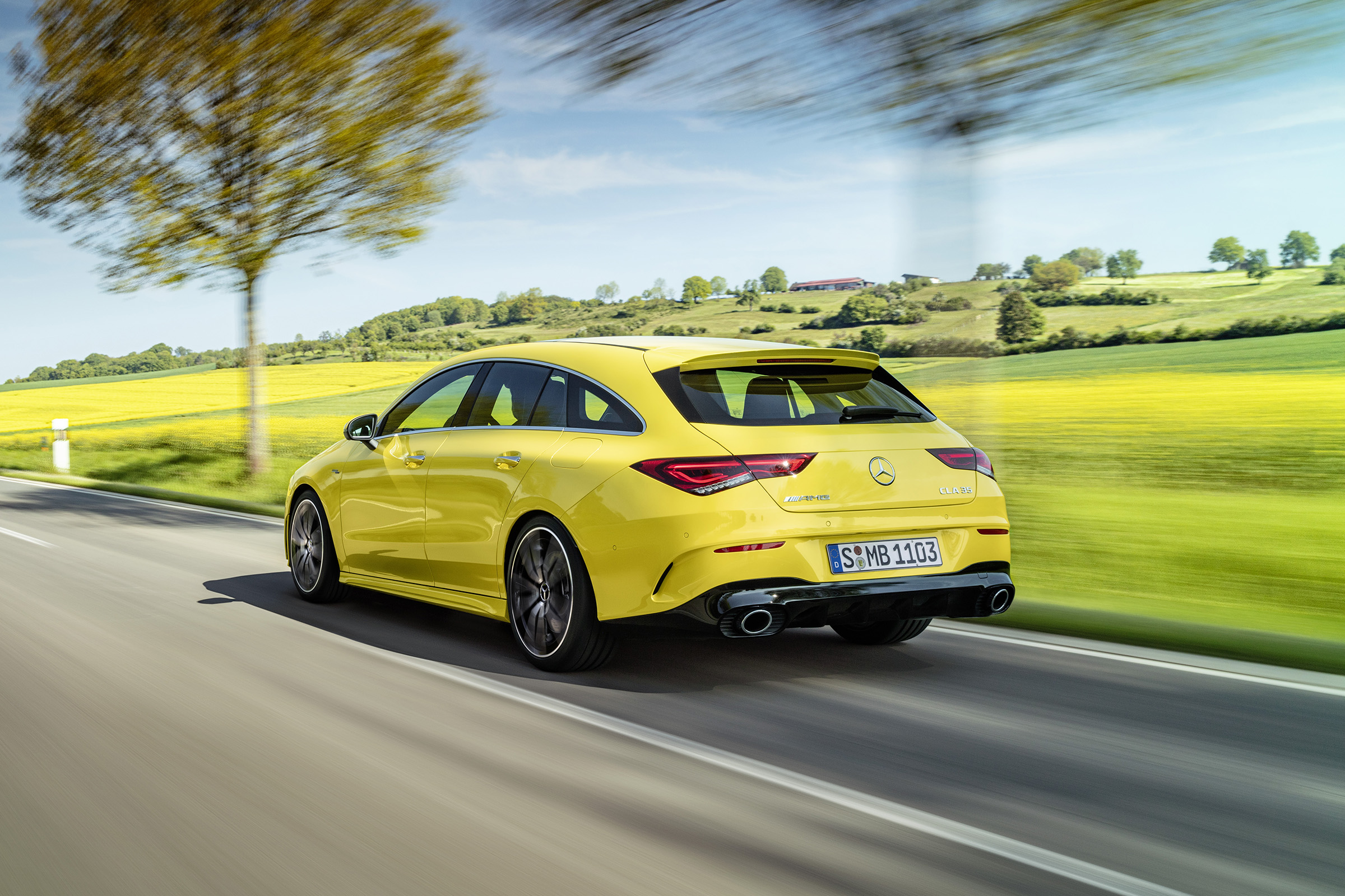 Mercedes-AMG CLA 35 Shooting Brake - rear 3/4 dynamic 