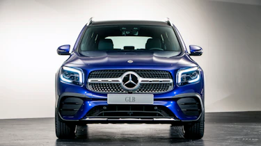 2019 Mercedes GLB - front straight on view