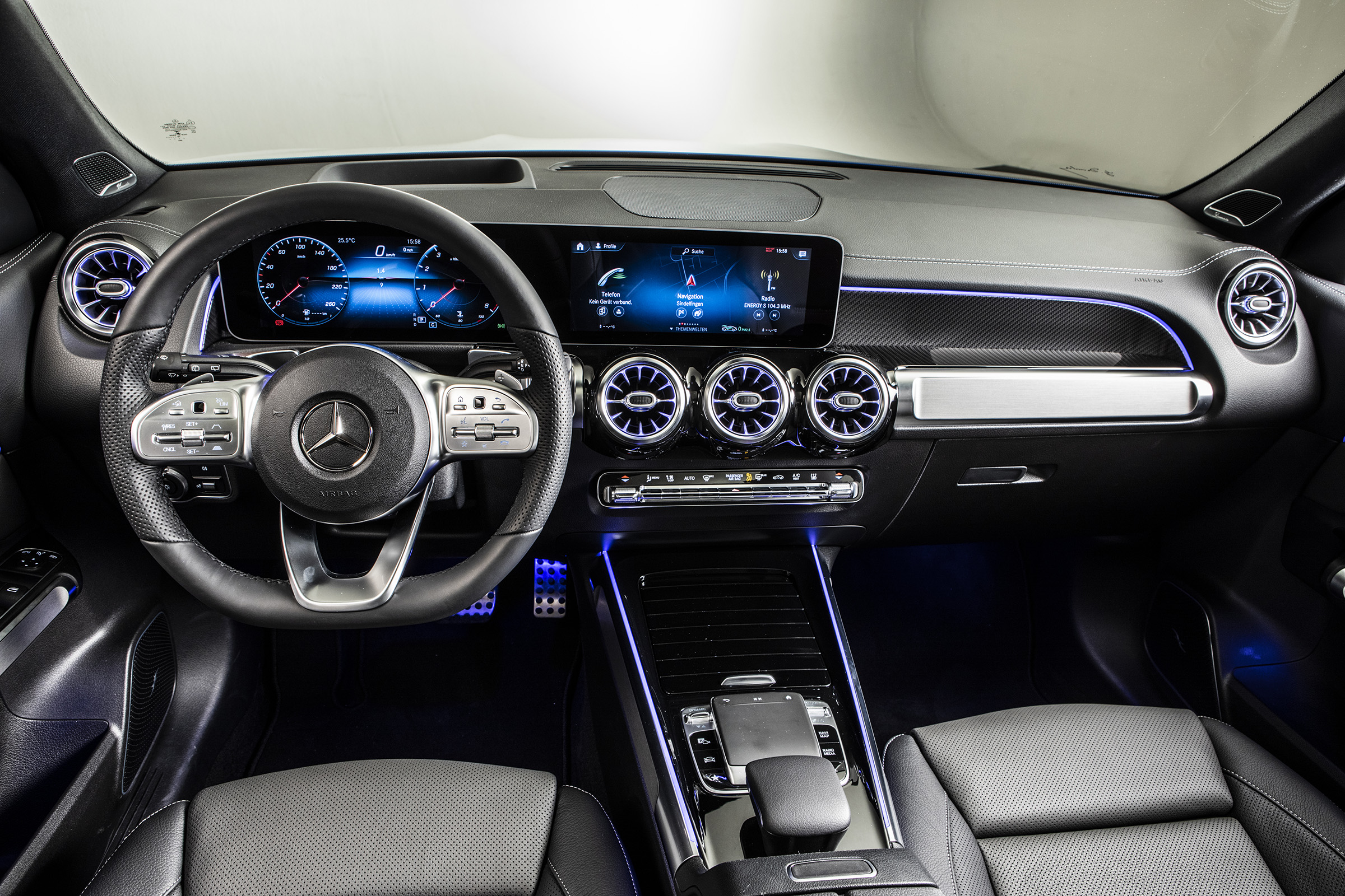 2019 Mercedes GLB - interior 