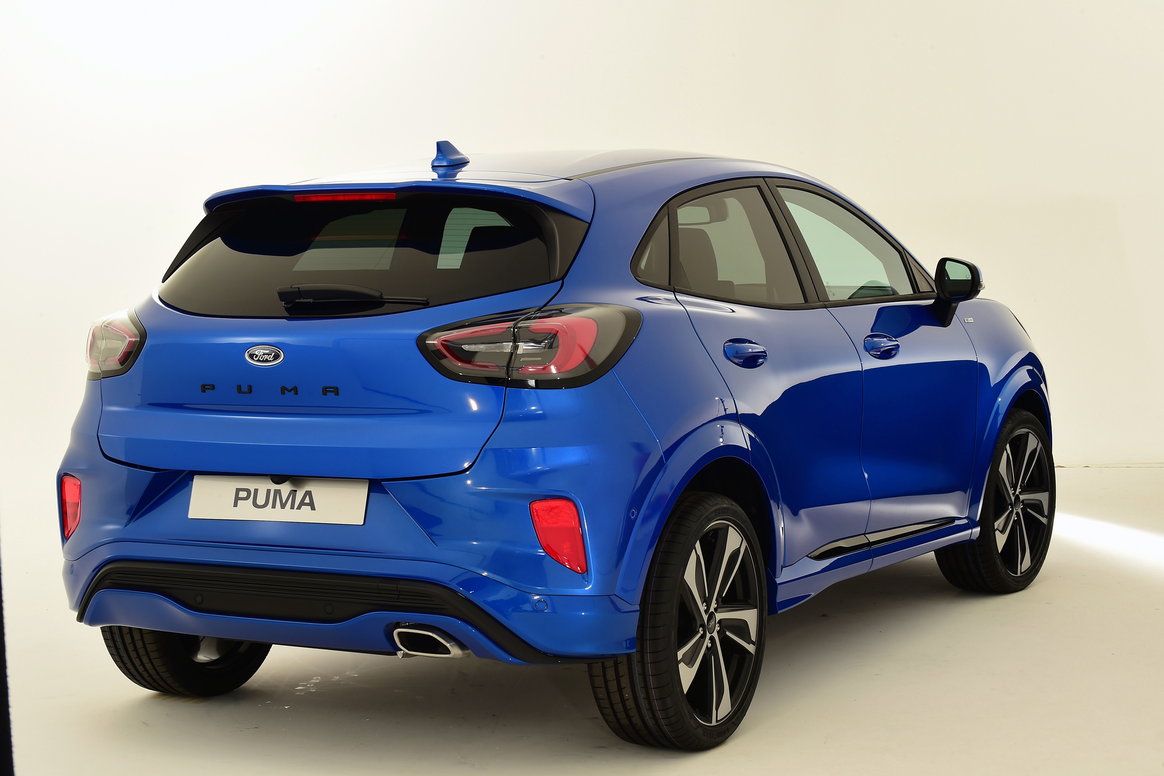 2020 Ford Puma - rear 3/4 view rear 
