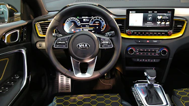 2019 Kia Xceed - 3/4 interior view