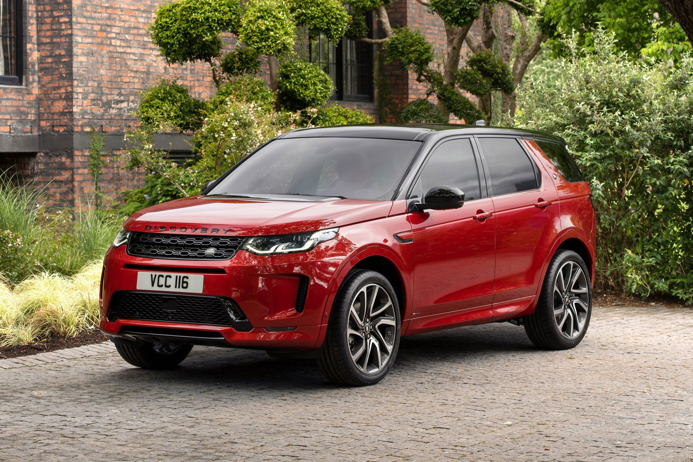 Land Rover Discovery Sport SUV nose static