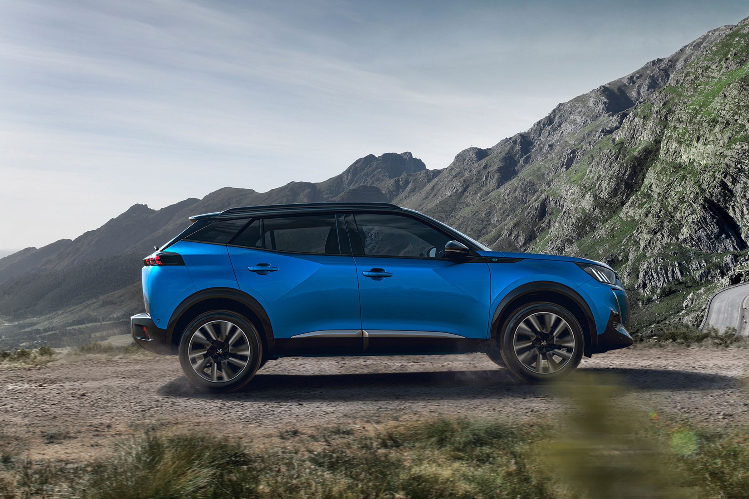 New Peugeot 2008 - side view