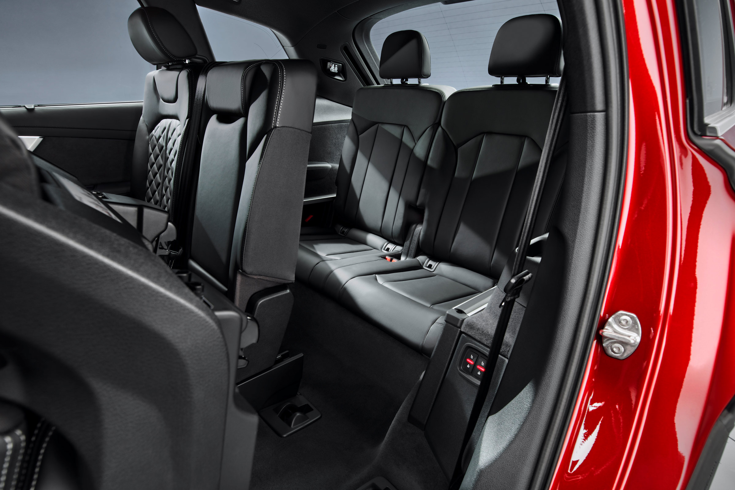 Audi Q7 SUV facelift third row