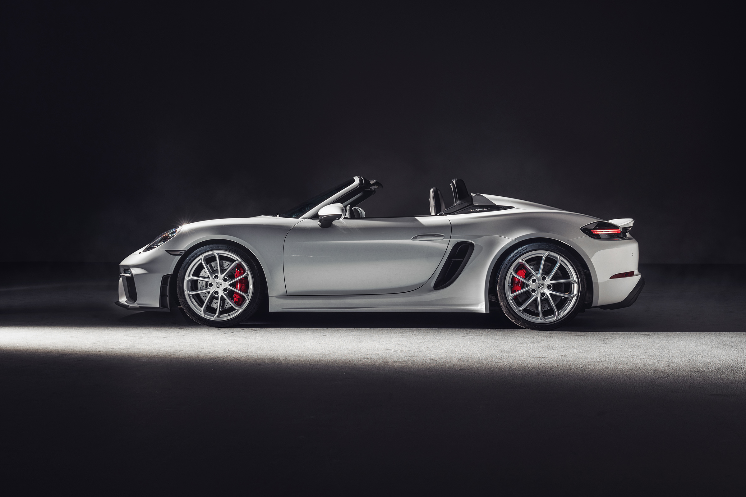 Porsche 718 Boxter Spyder - side view on