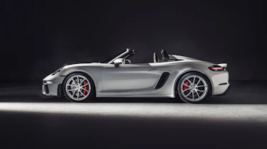 Porsche 718 Boxter Spyder - side view on