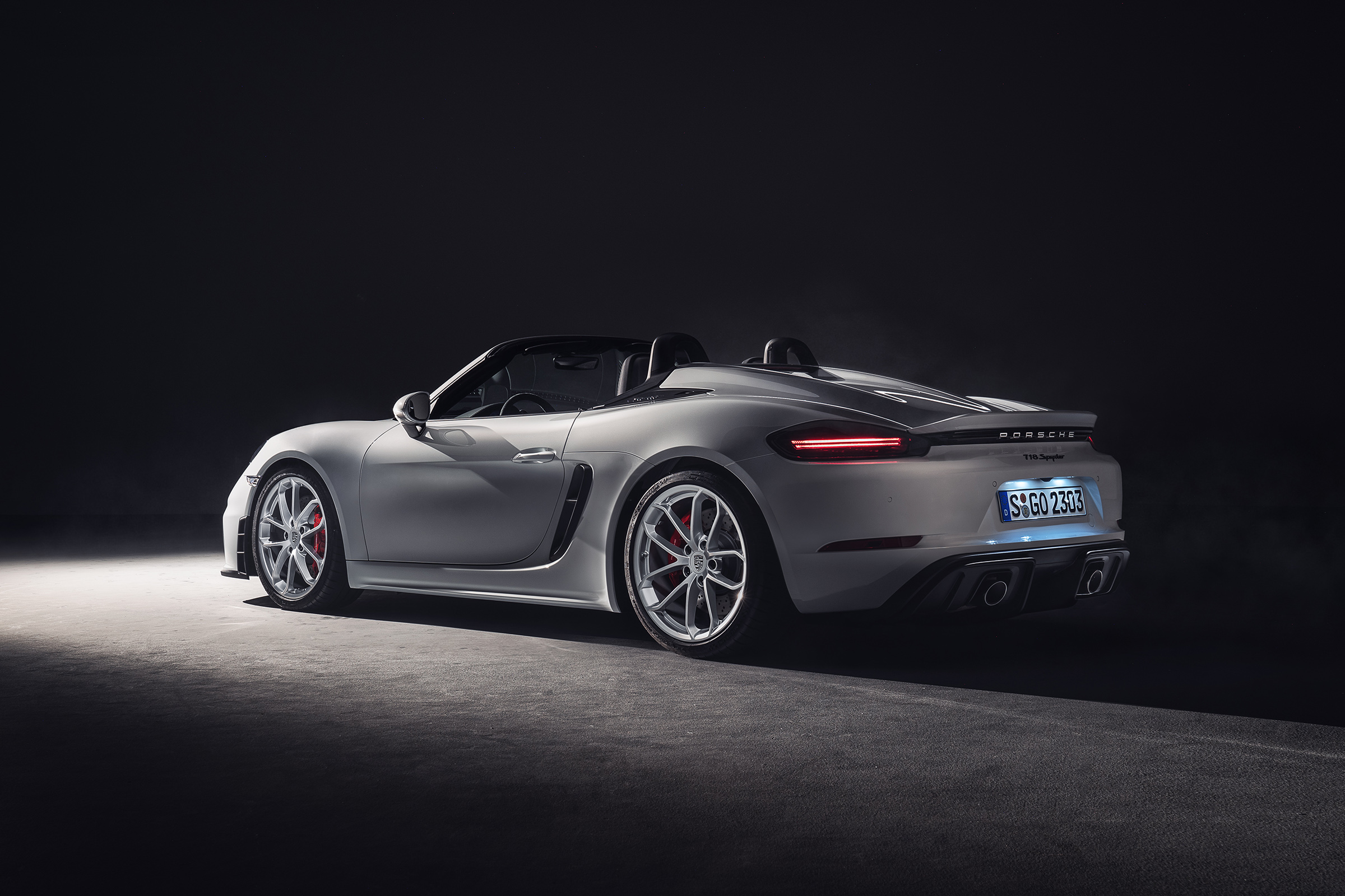 Porsche 718 Boxter Spyder - rear quarter 3/4 view