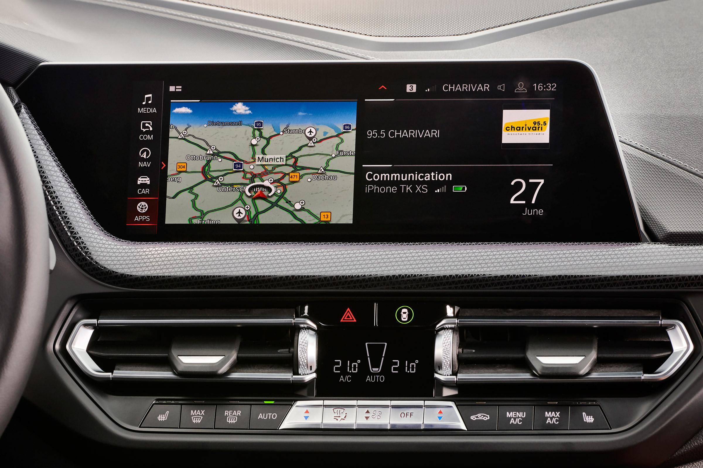 BMW 1 Series hatchback centre console