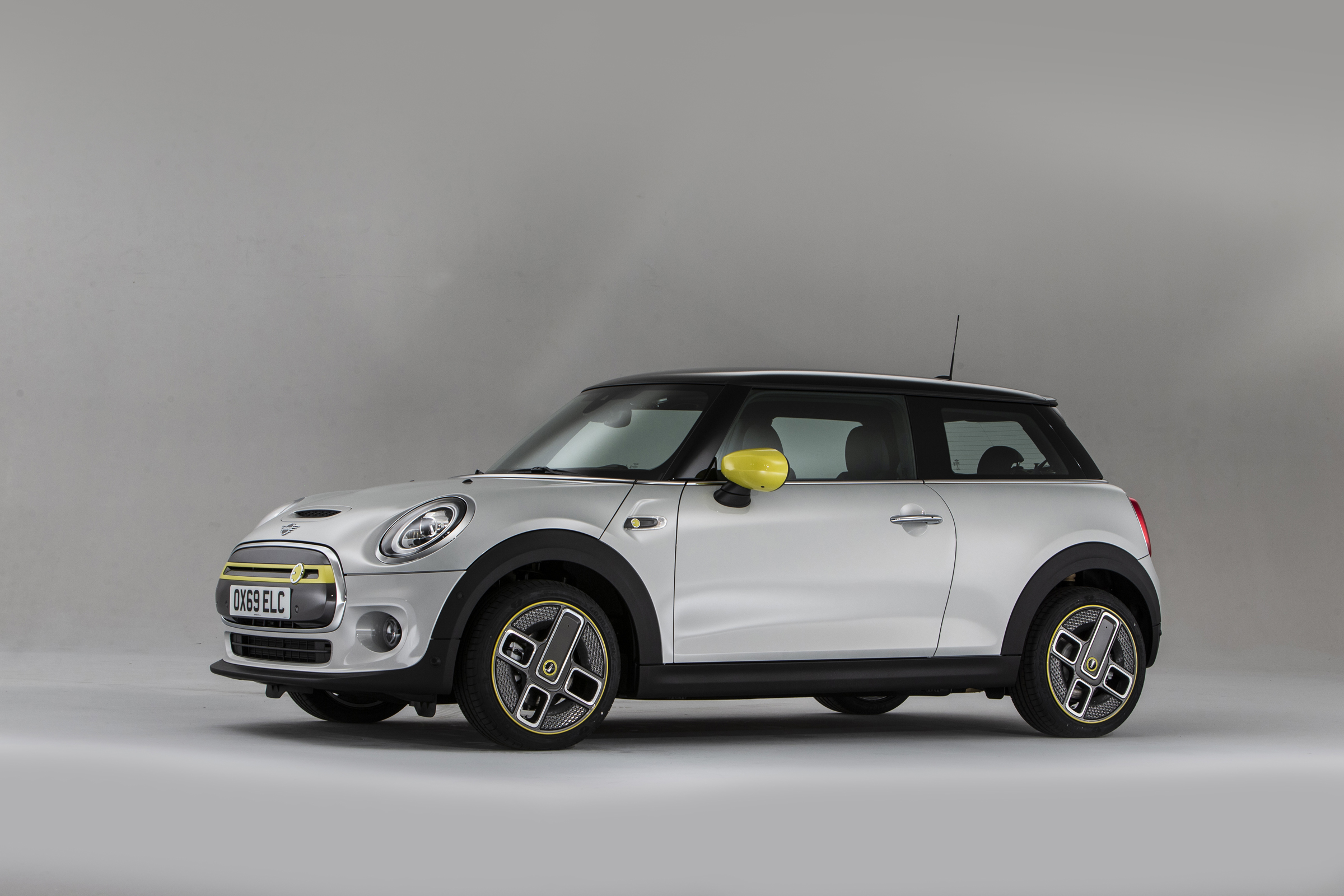 MINI Electric - front 3/4 view