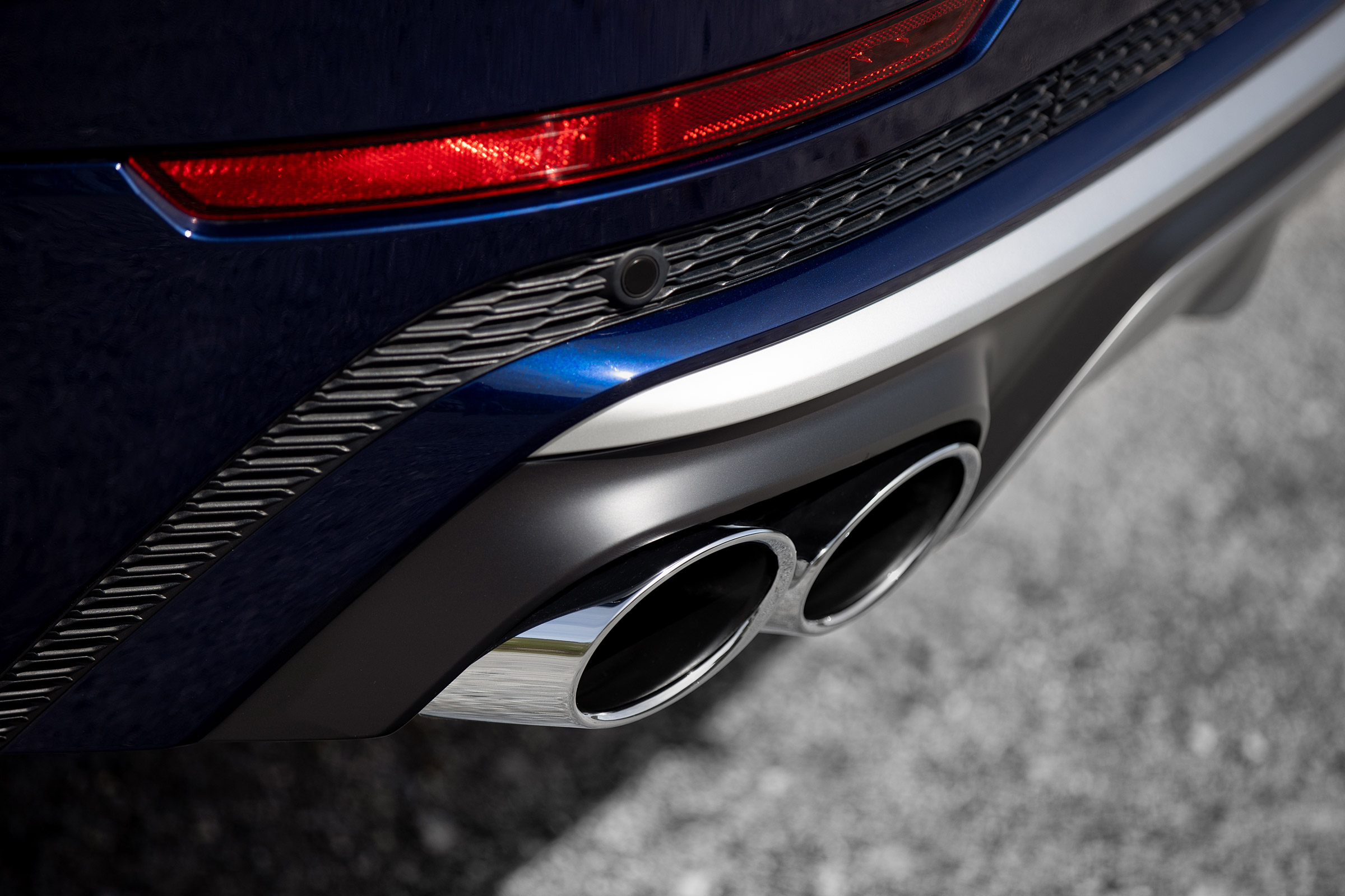 Audi SQ8 SUV exhaust