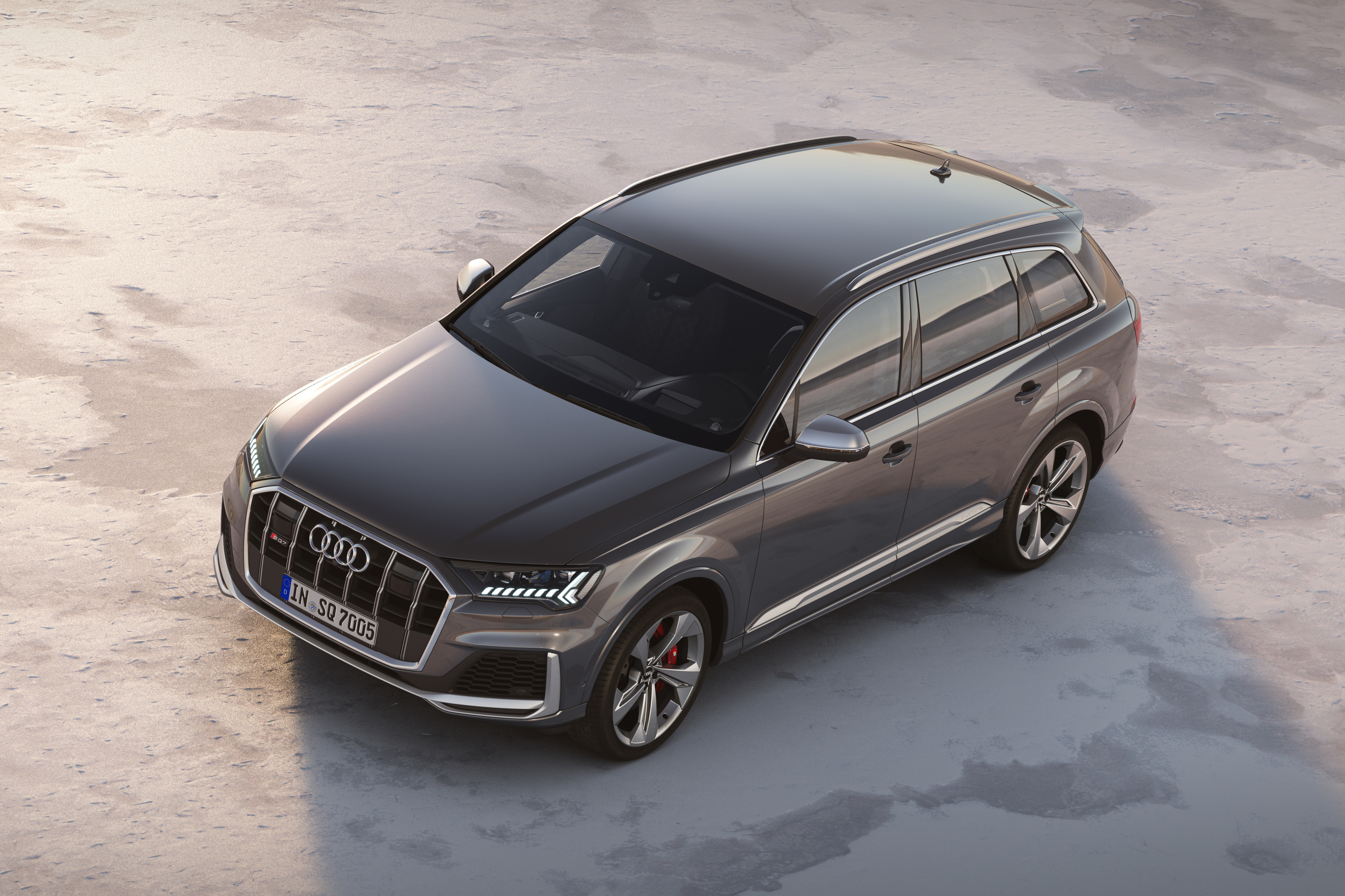 Audi SQ7 TDI - Front 3/4 aerial view