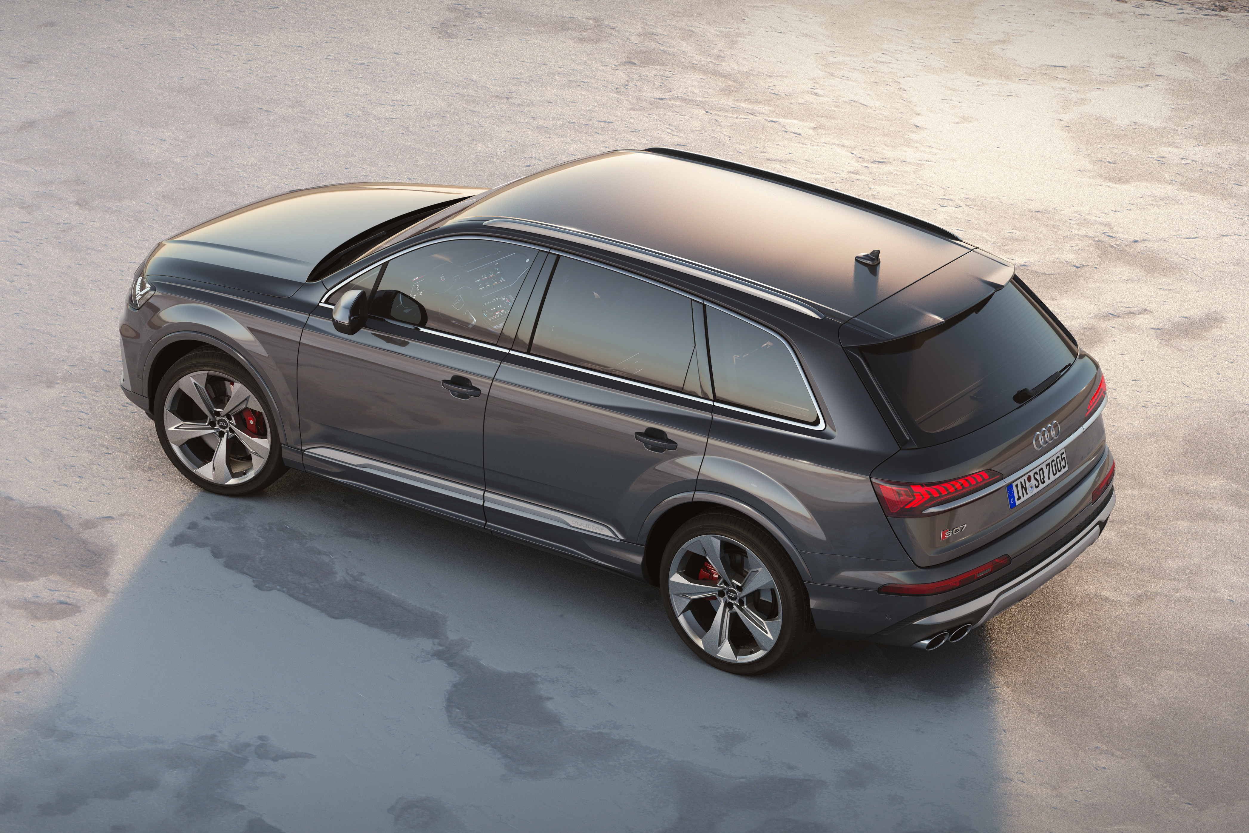 Audi SQ7 TDI - Static rear 3/4 aerial view