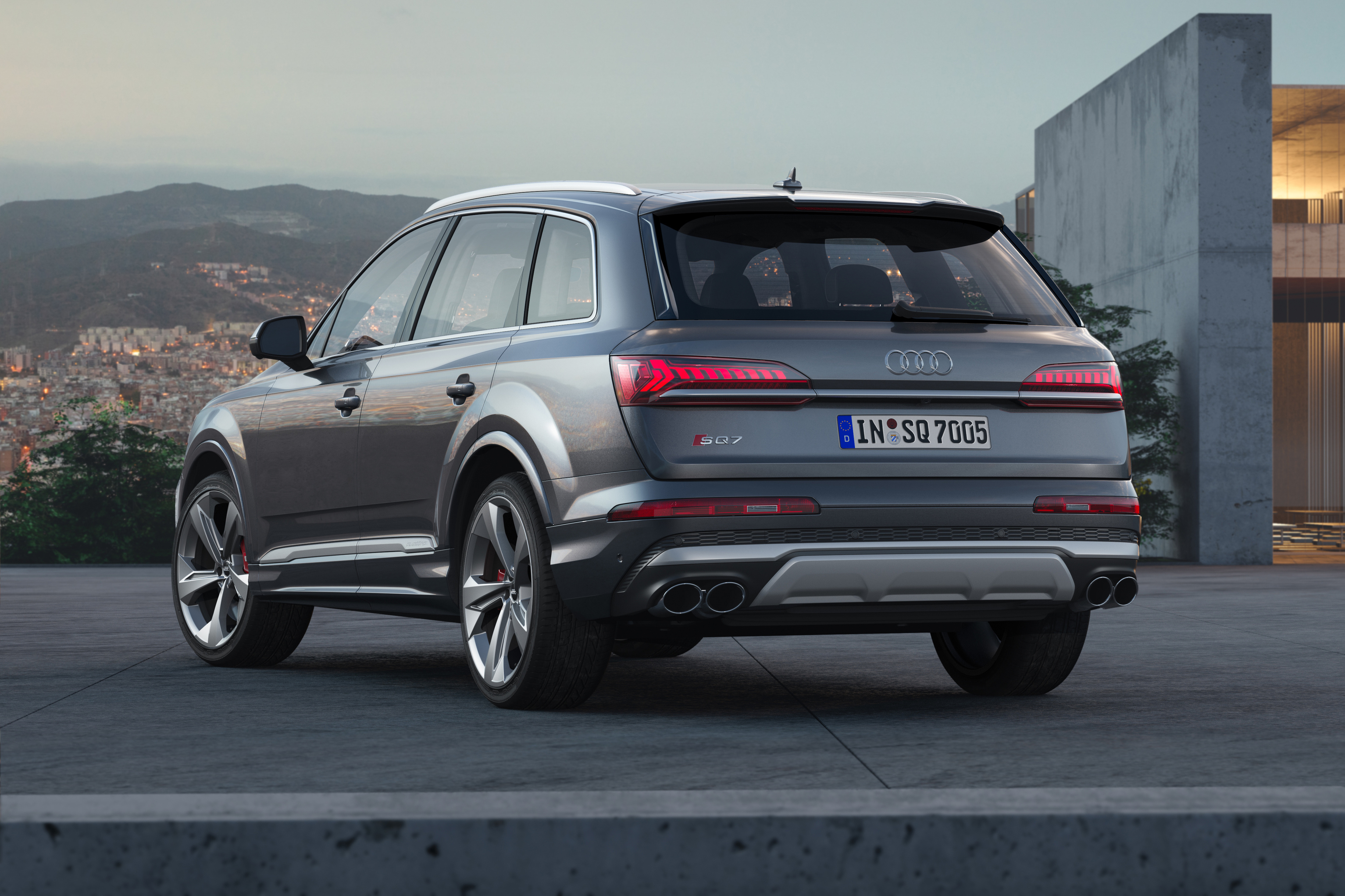 Audi SQ7 TDI - Static rear three quarter