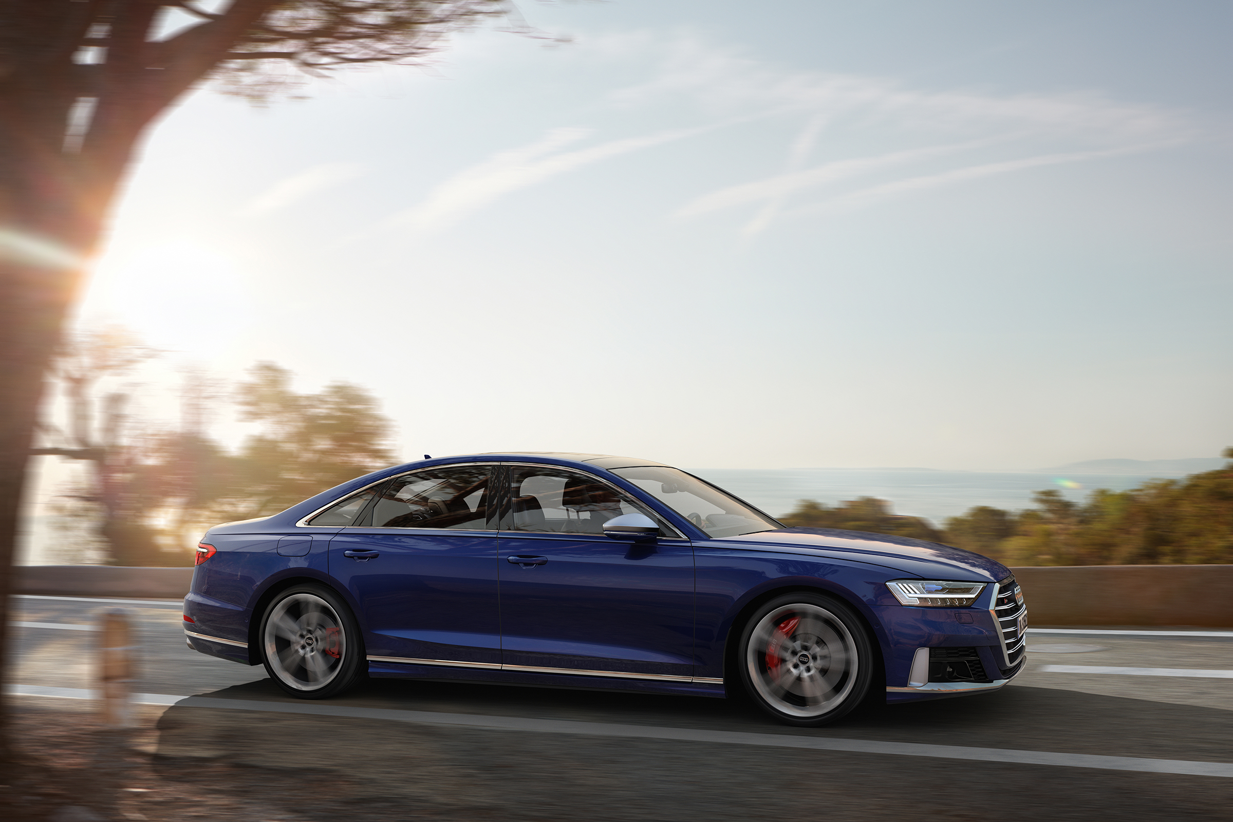 2019 Audi S8 dynamic 3/4 front 