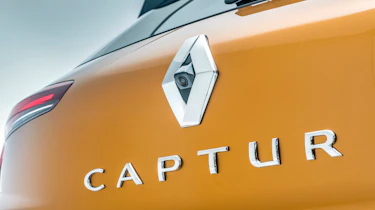 2020 Renault Captur - close up rear tailgate badging