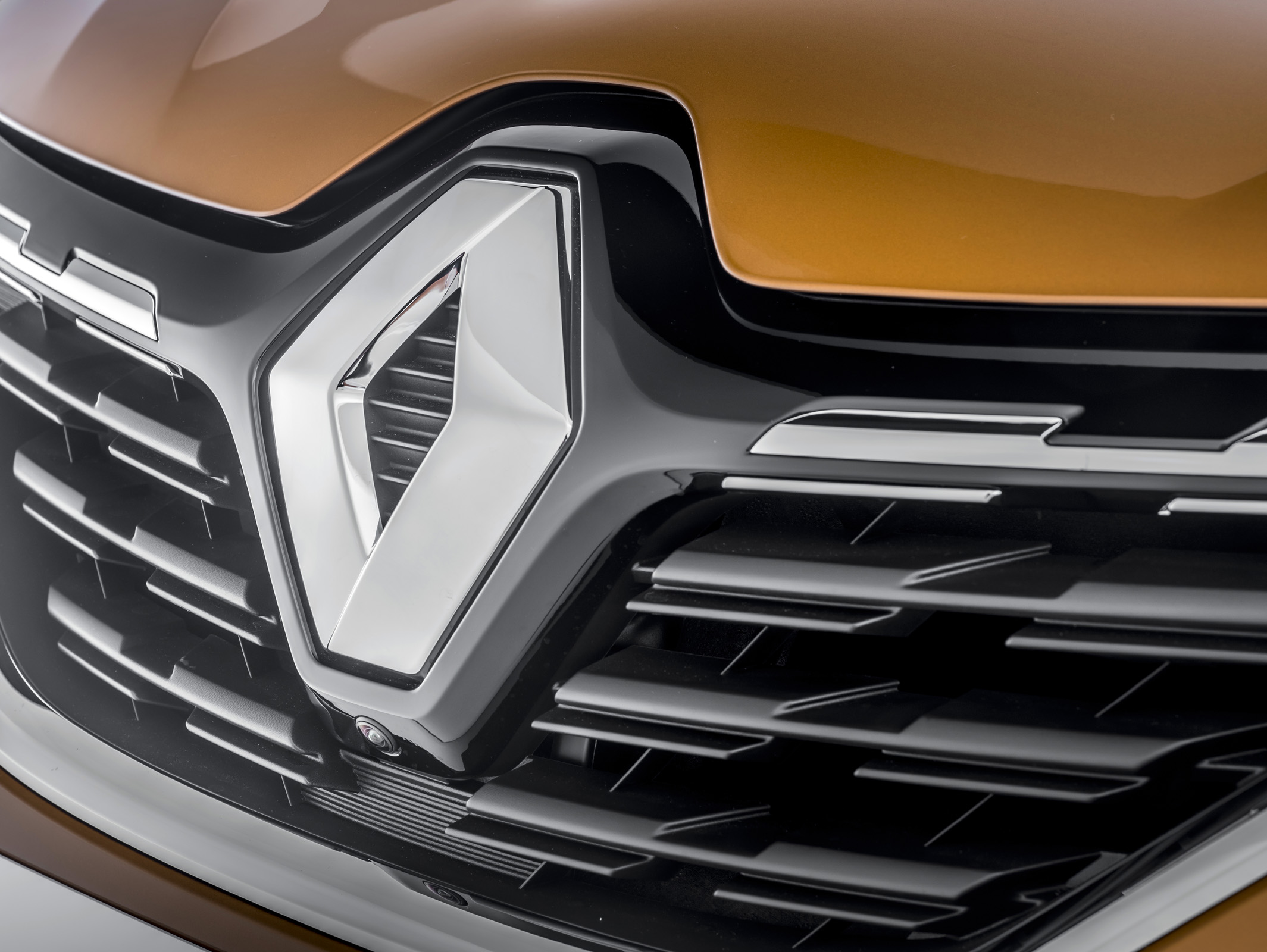 2020 Renault Captur - close up front grille