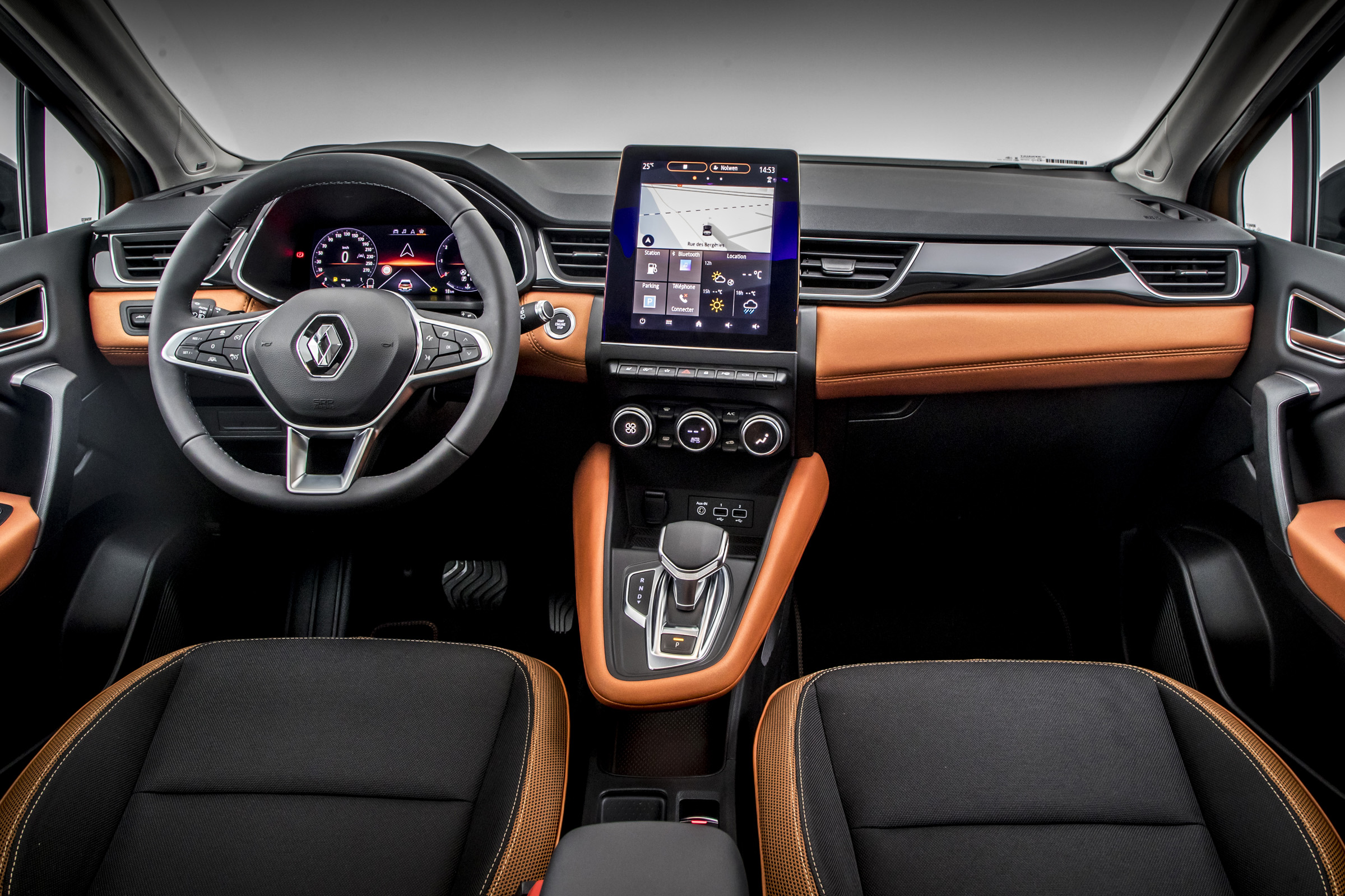 2020 Renault Captur - interior and dashboard