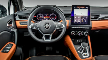 2020 Renault Captur - dashboard close up