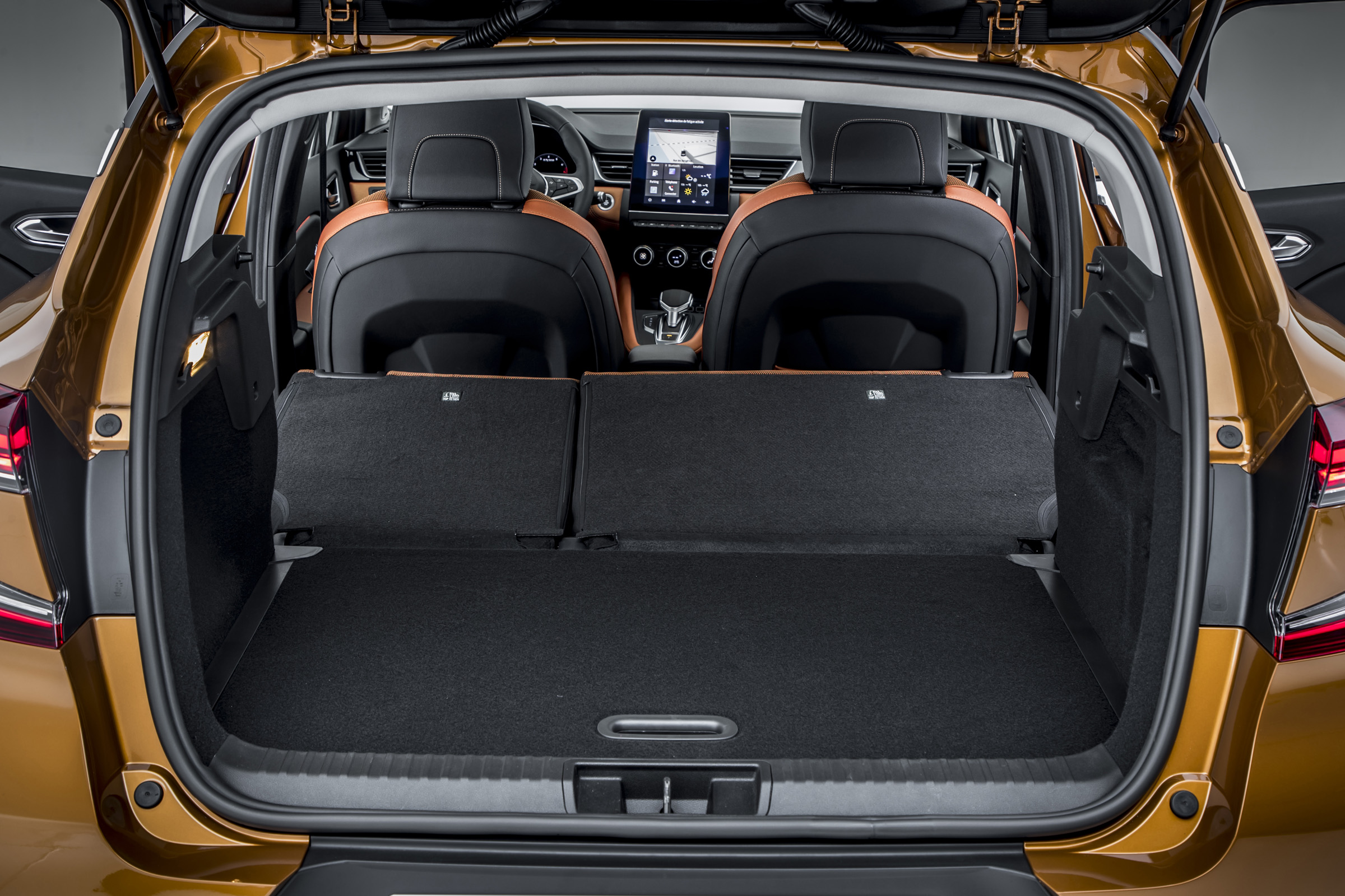 2020 Renault Captur - boot with rear seats down
