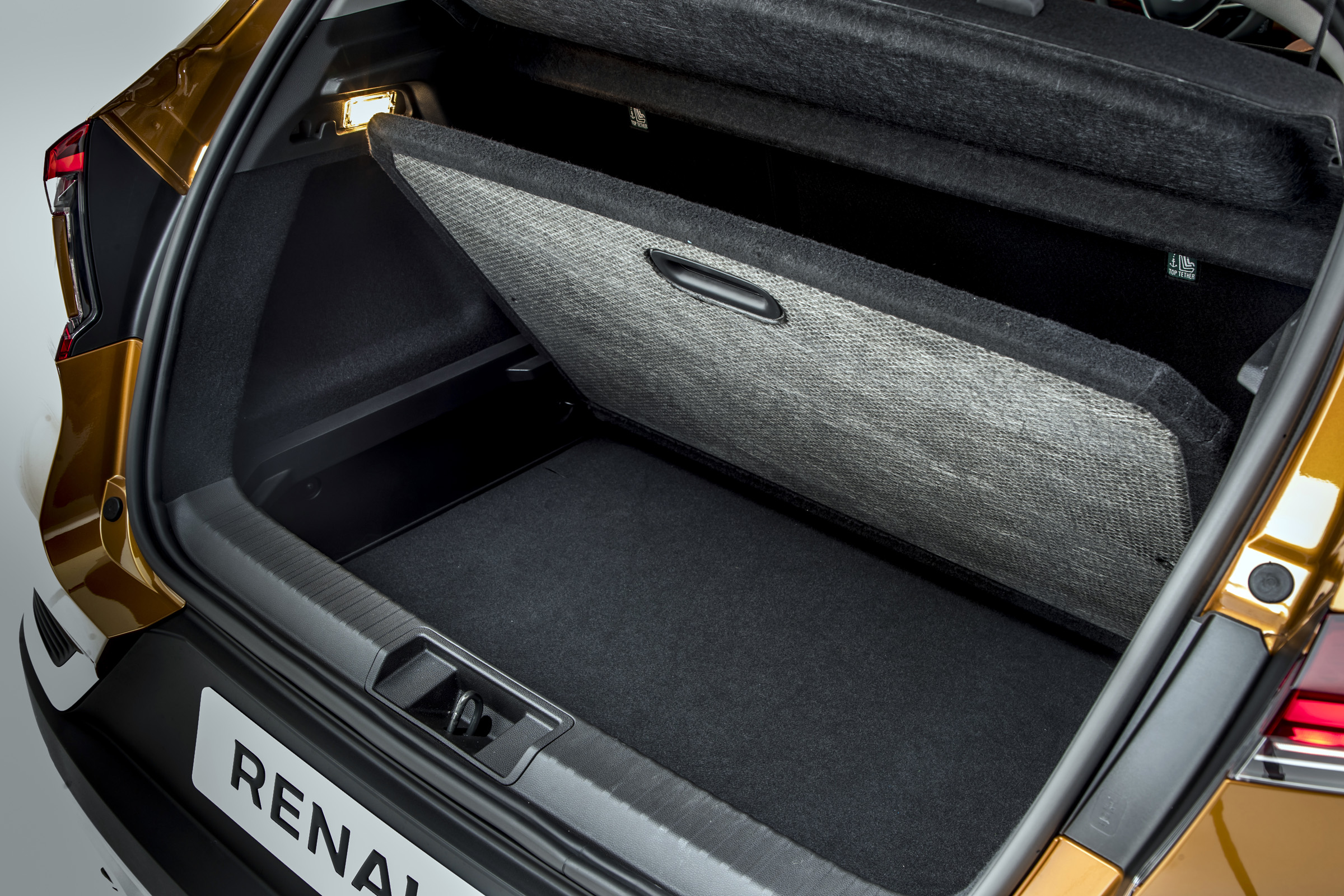 2020 Renault Captur - boot under floor storage