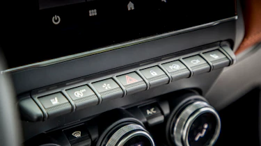 2020 Renault Captur - centre console switch gear