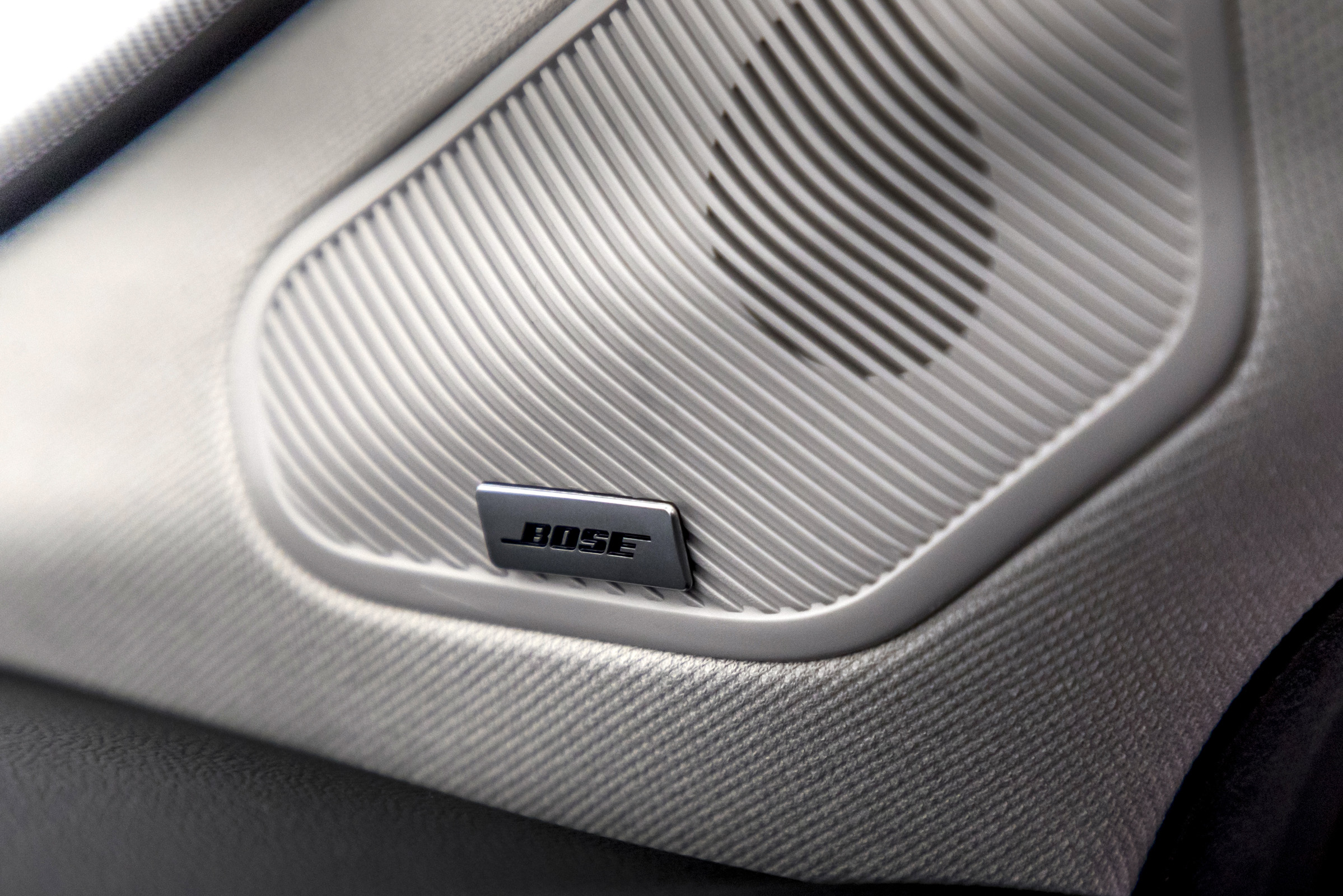 2020 Renault Captur - sound system close up 