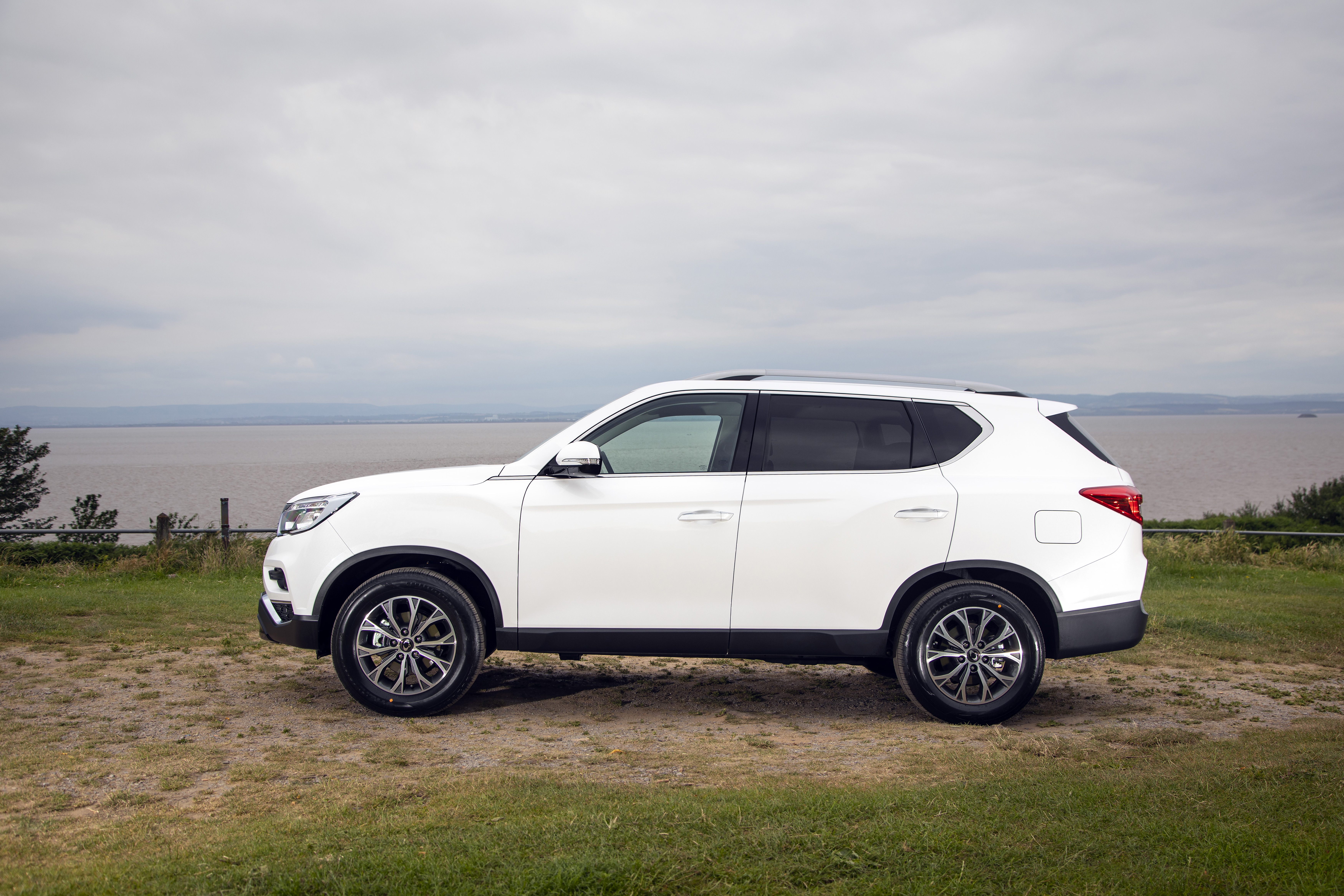 2019 SsangYong Rexton ICE special edition - side view static 