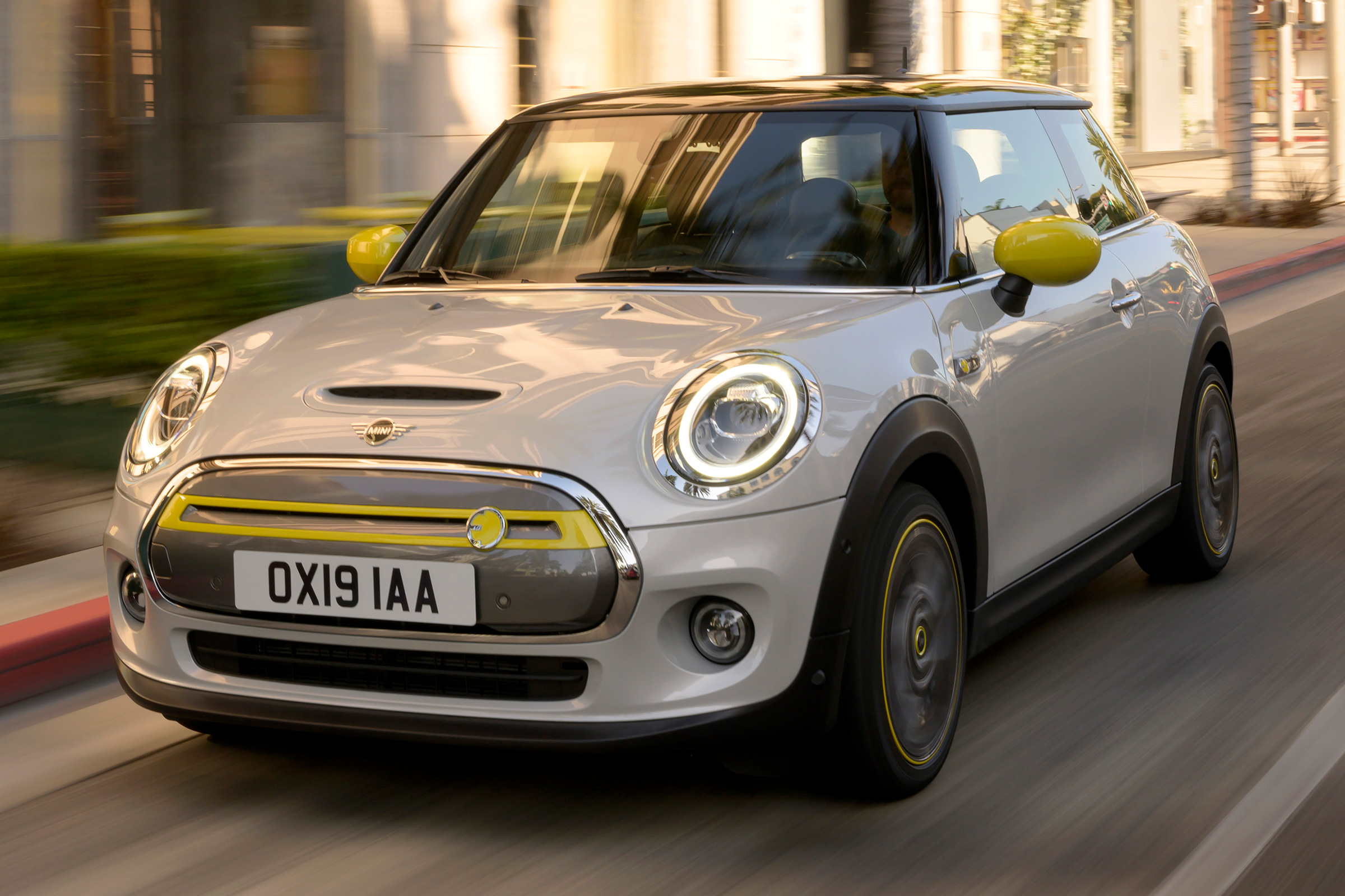 MINI Electric driving
