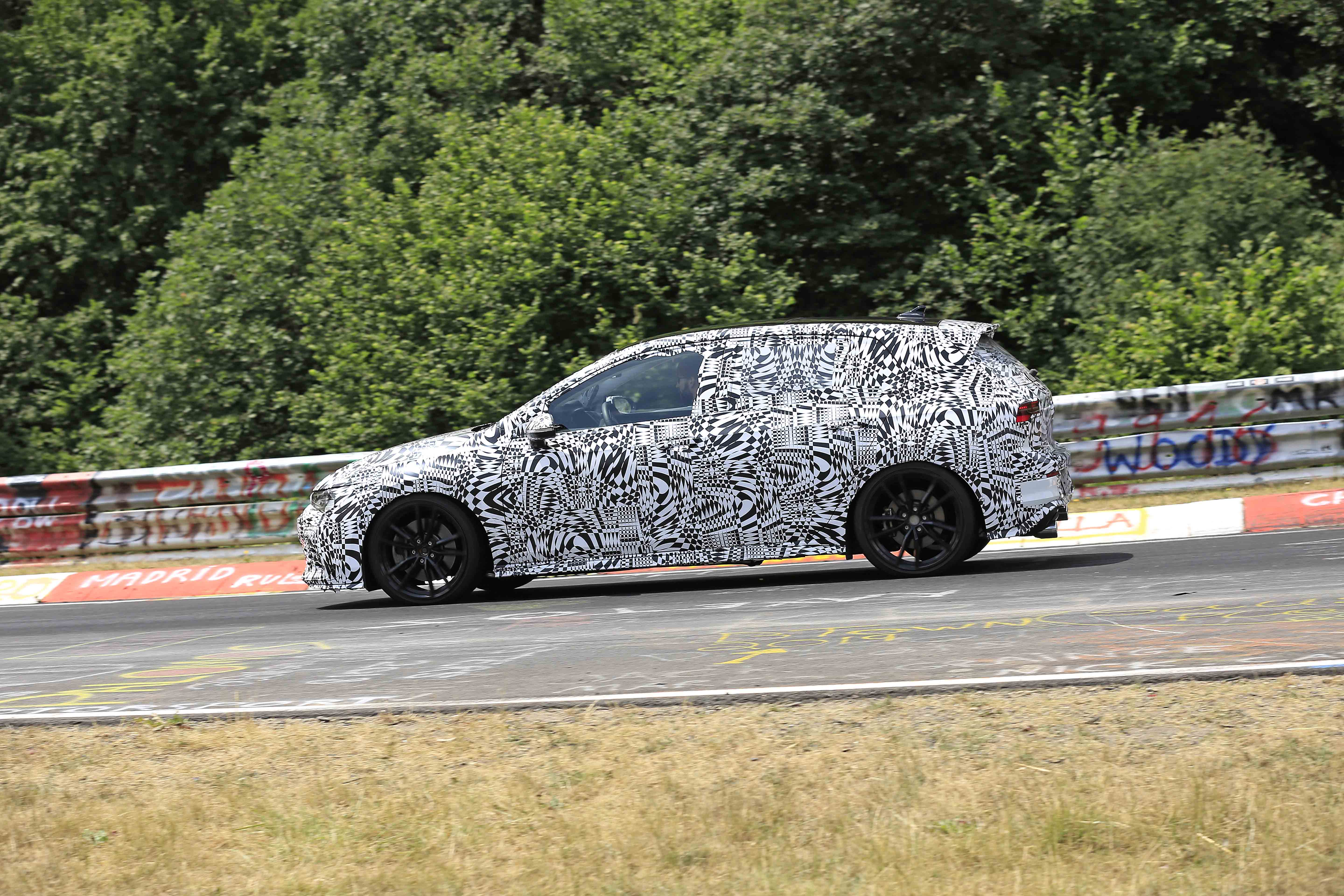 Volkswagen Golf GTI spotted