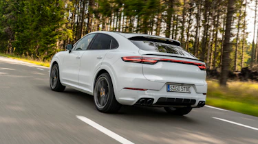 Porsche Cayenne Turbo S E-Hybrid - rear 3/4 dynamic