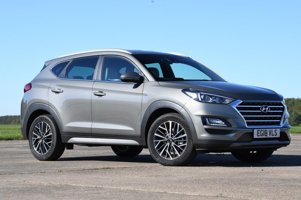 Hyundai Tucson Premium - front 3/4 static
