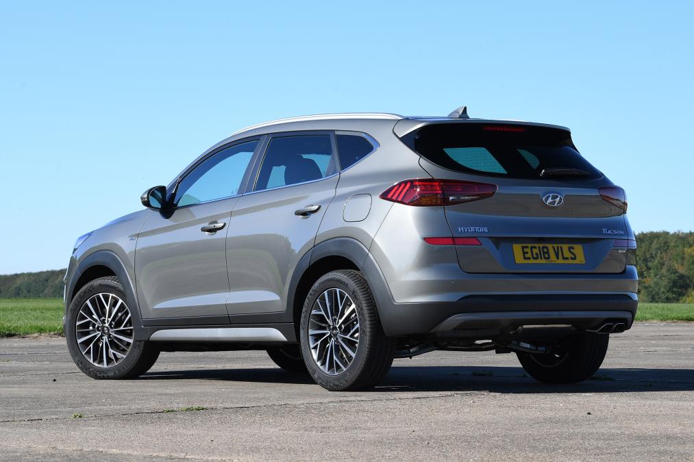 Hyundai Tucson Premium - rear 3/4 static