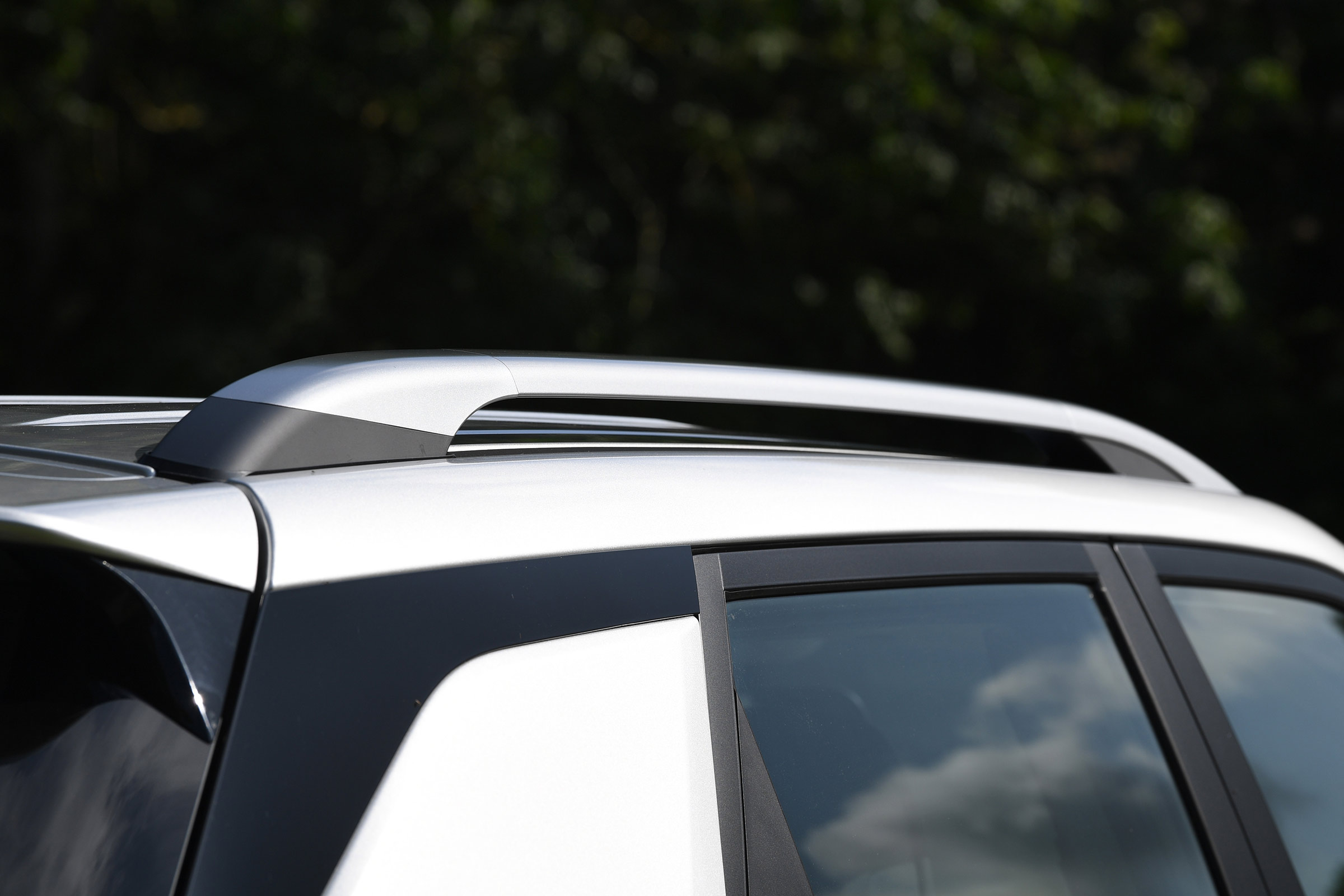 SsangYong Korando SUV roof rails