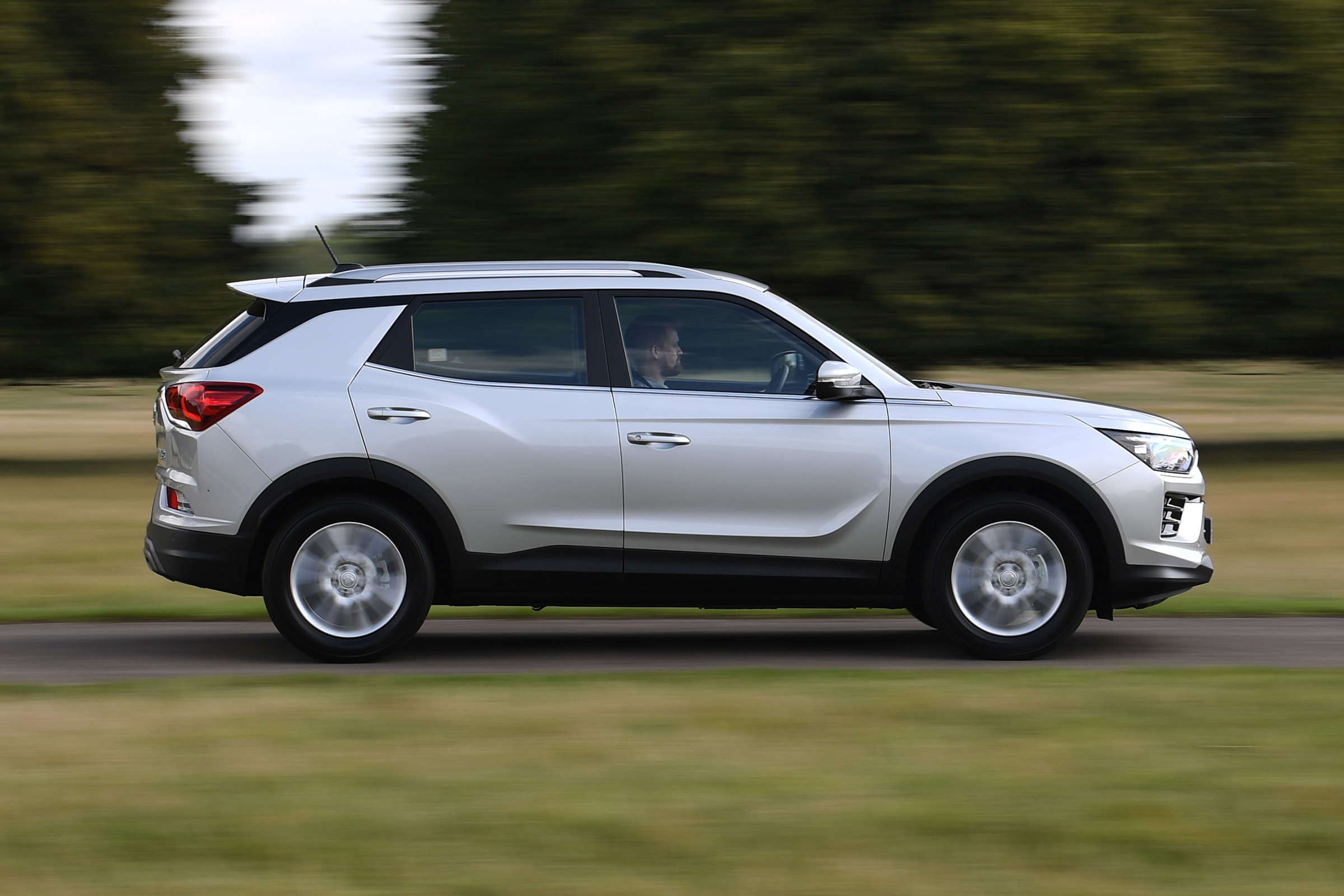SsangYong Korando SUV side panning