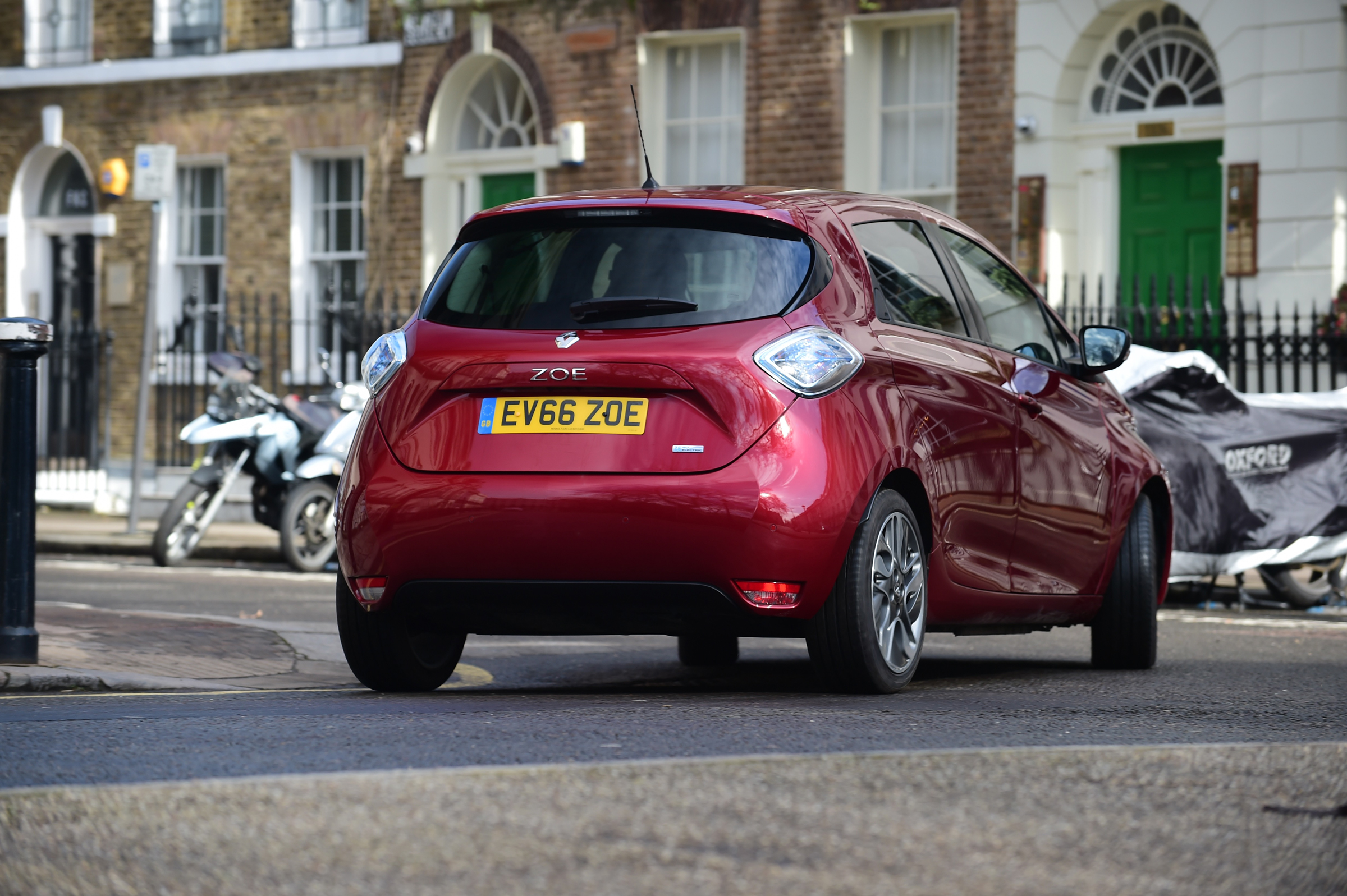 Renault ZOE - rear 3/4 view
