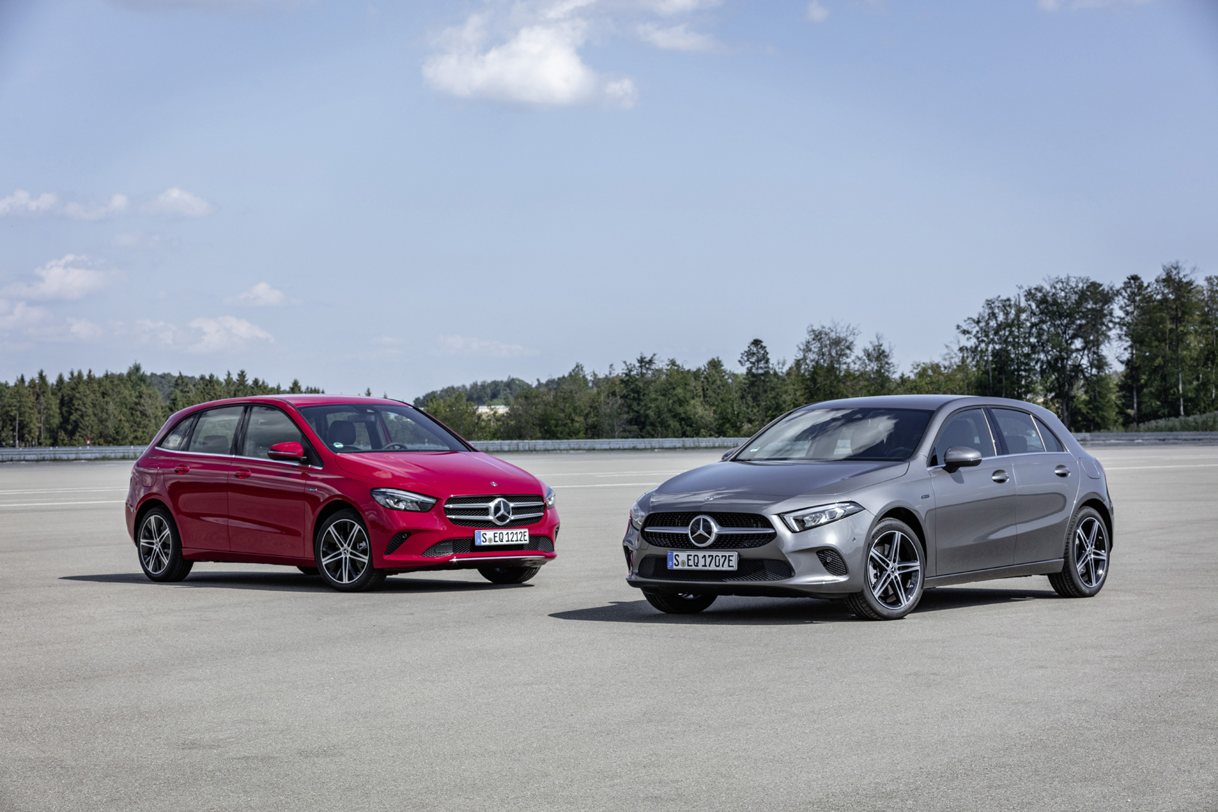 Mercedes A250e and B250e plug-in hybrids